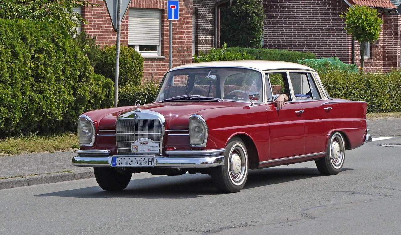 1965 Mercedes Benz 220 S Heckflosse W111