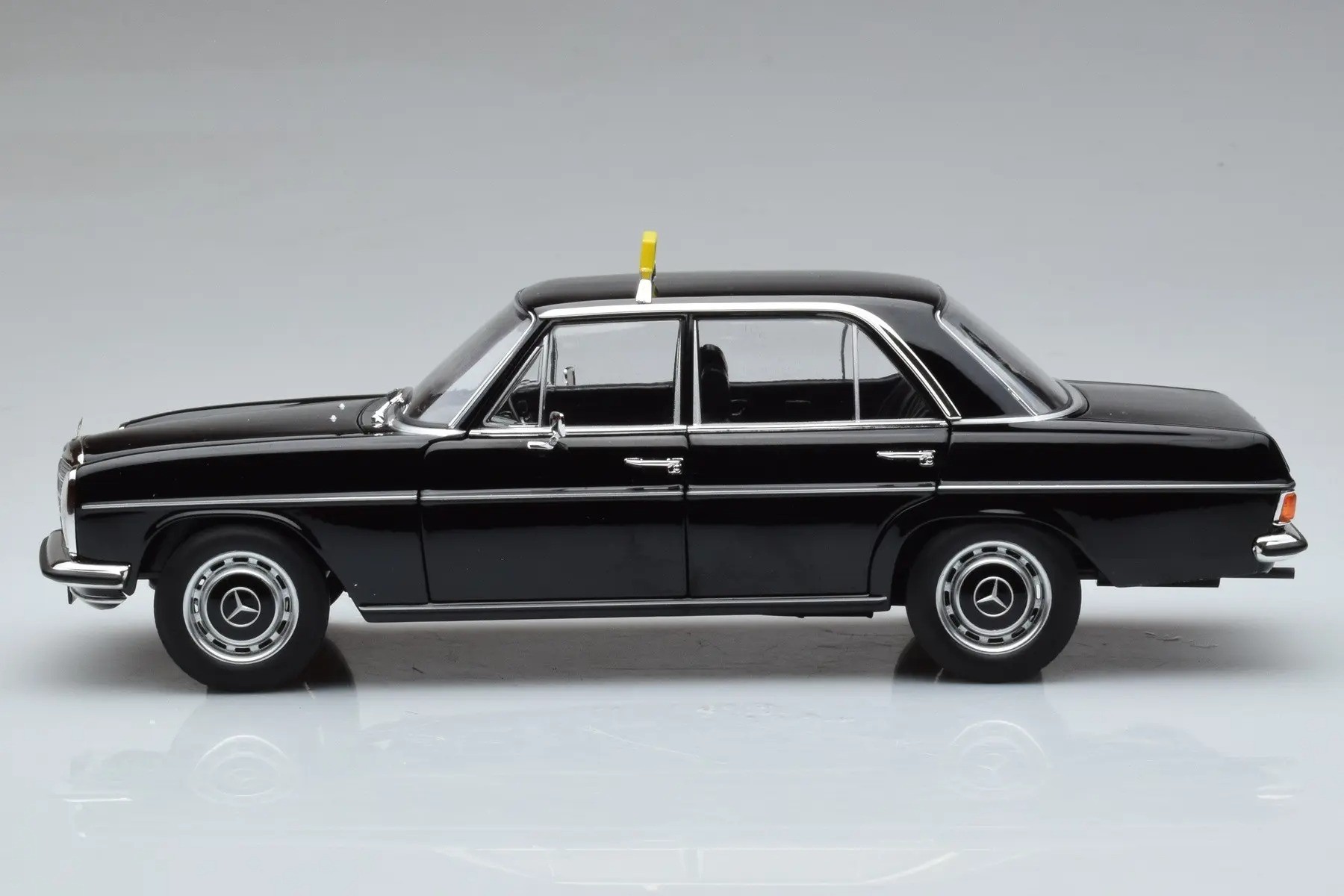 1968 Mercedes Benz 200 Taxi W115