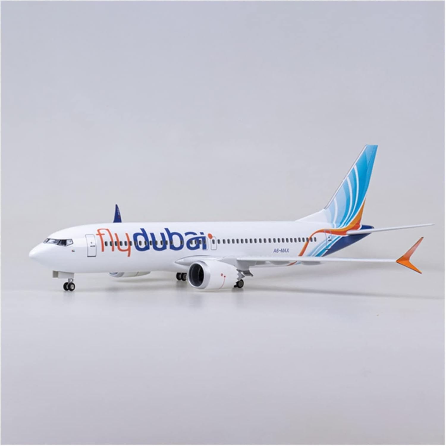 Dubai B737 - 47 cm