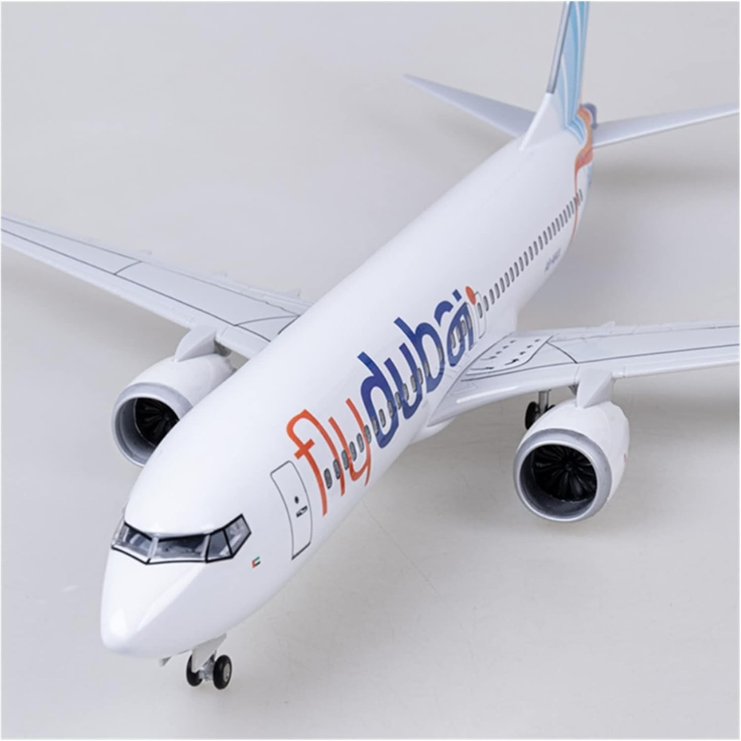 Dubai B737 - 47 cm