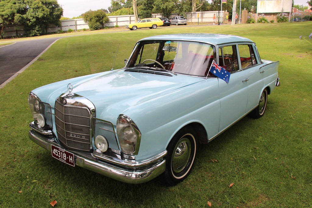 1965 Mercedes Benz 220 S - W111