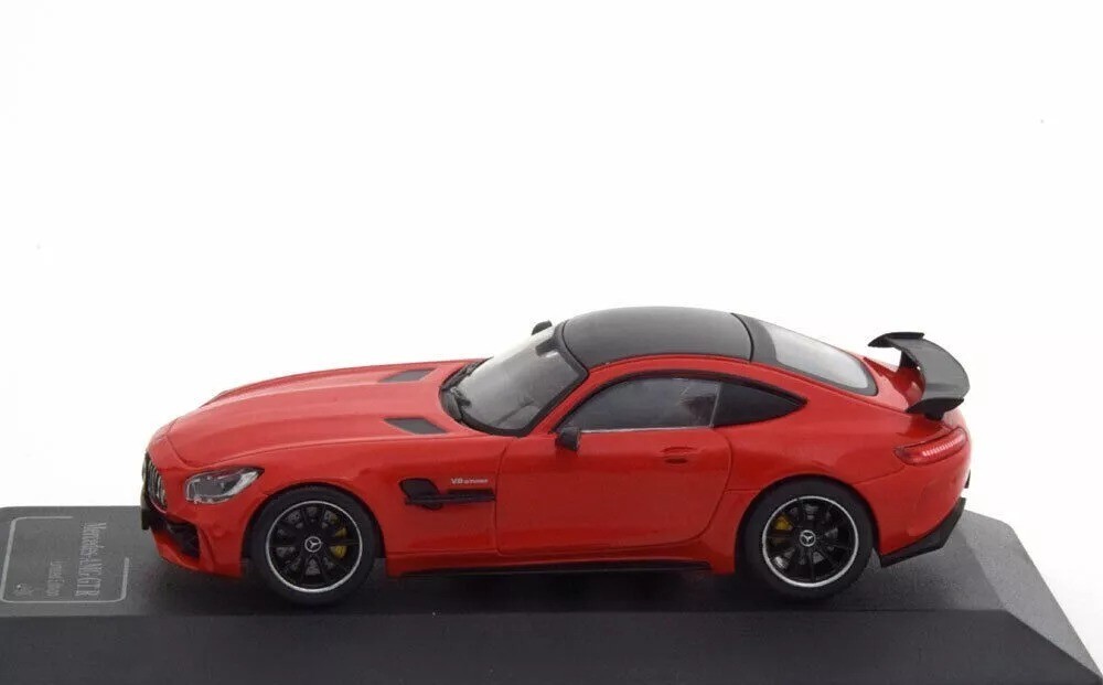 2018 Mercedes Benz AMG GTR - Ölçek : 1/43