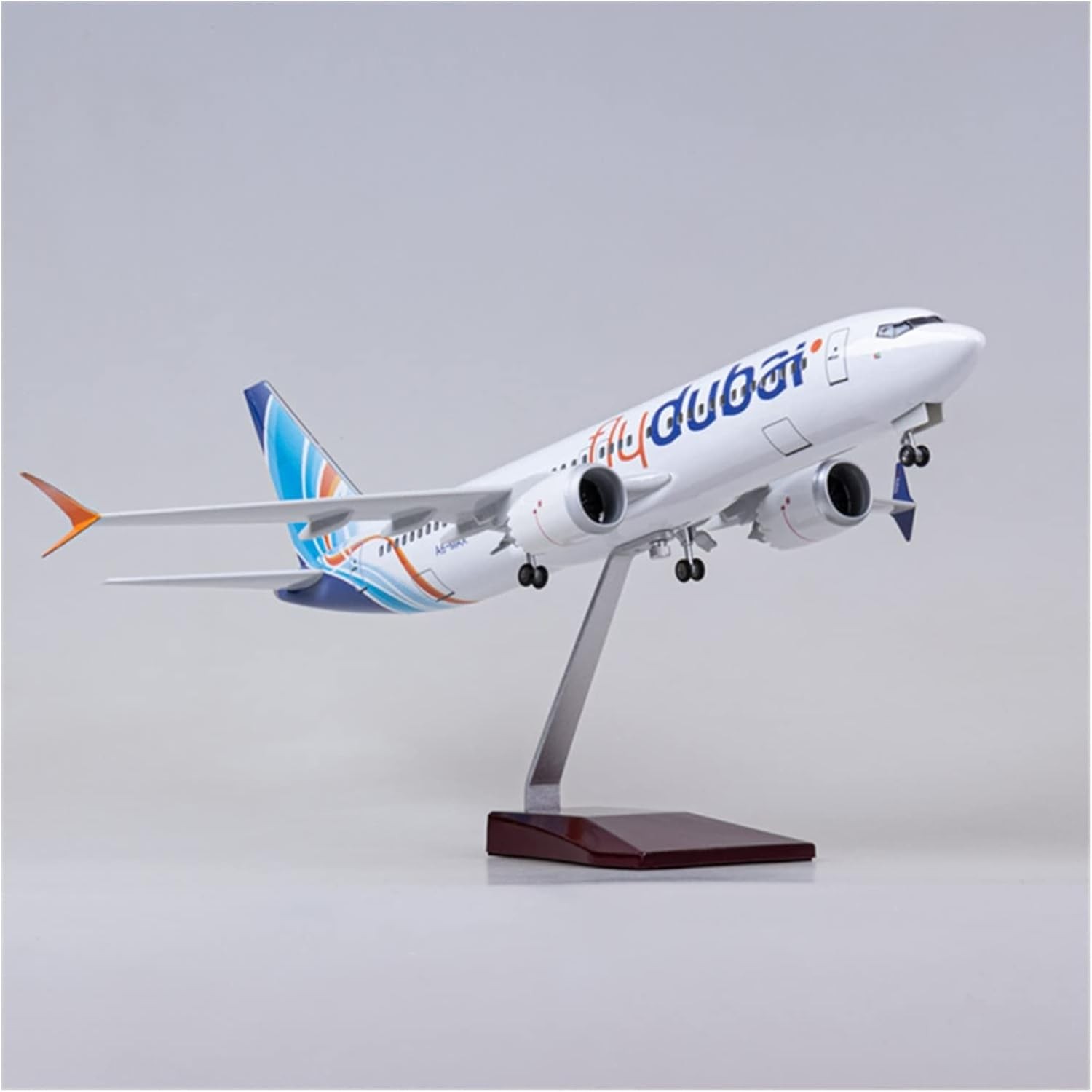 Dubai B737 - 47 cm