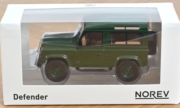 1995 Land Rover Defender - Ölçek : 1/43