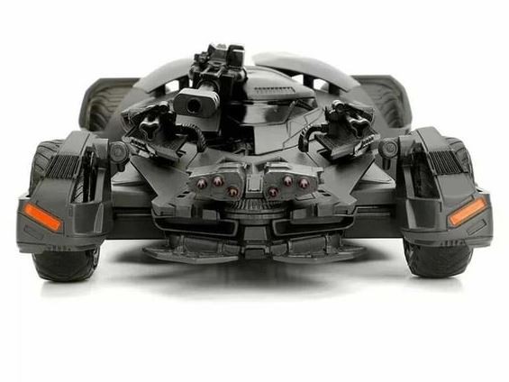 2015 Justice League  - Batmobile 6 Batman - Ölçek : 1/24