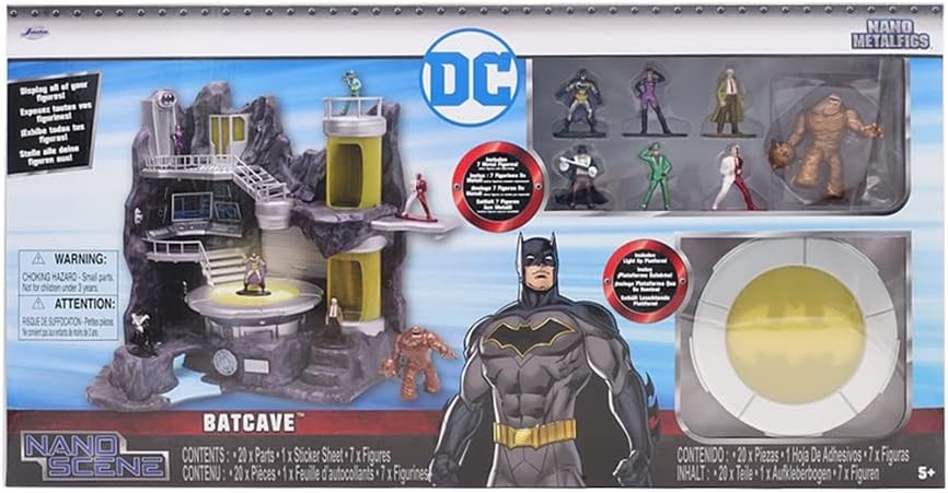 DC - Batman - Batcave - Işıklı Platform ve 7'li Nano Figür Seti