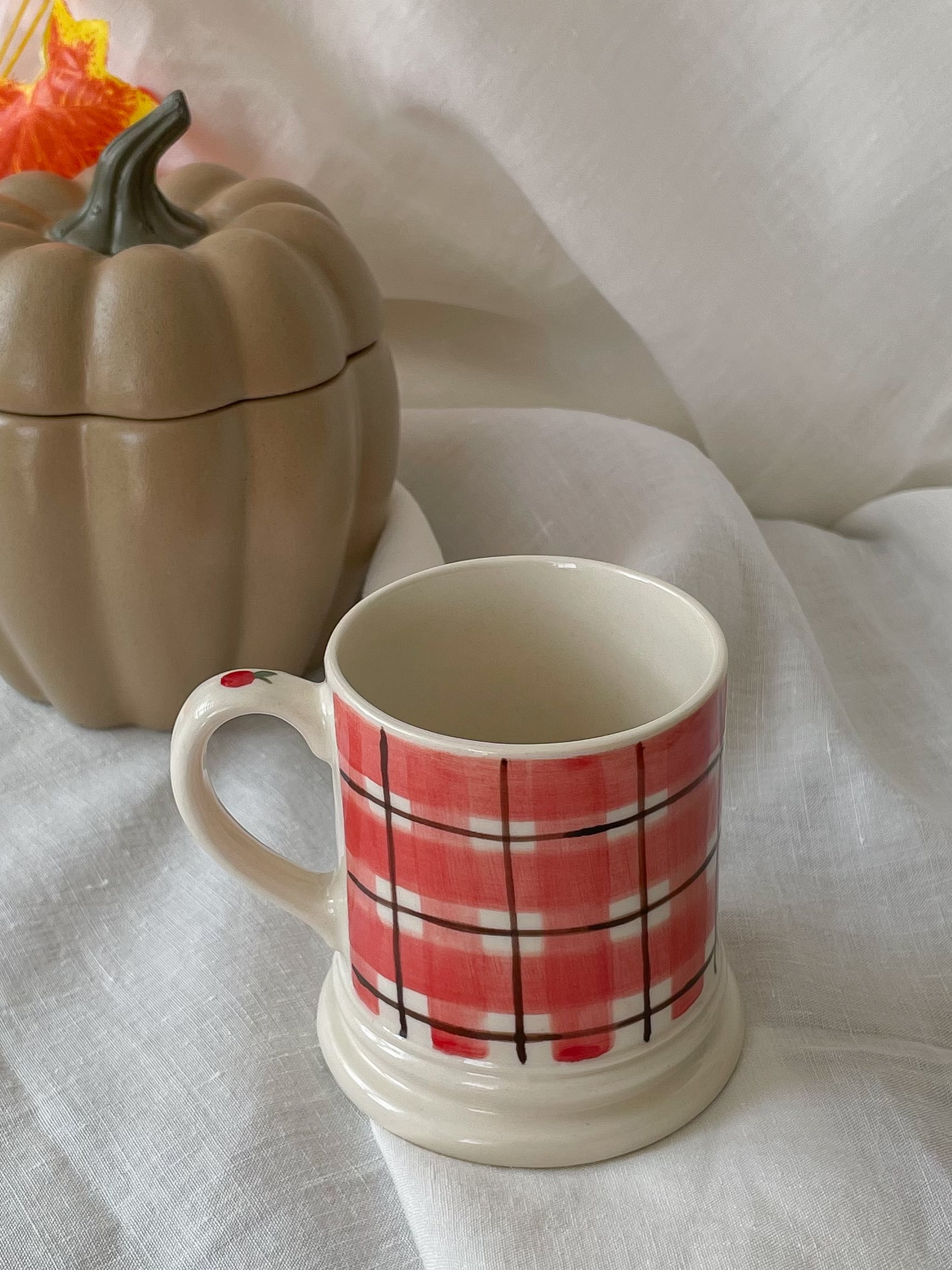 PERGE- Apple and plaid love 🍎