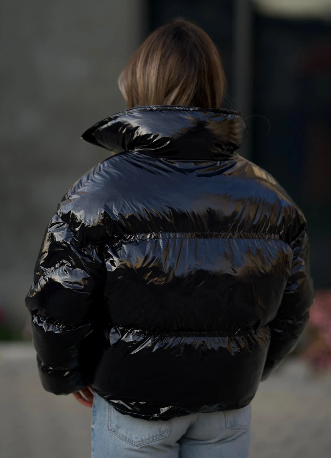 SİYAH PARLAK ŞİŞME MONT