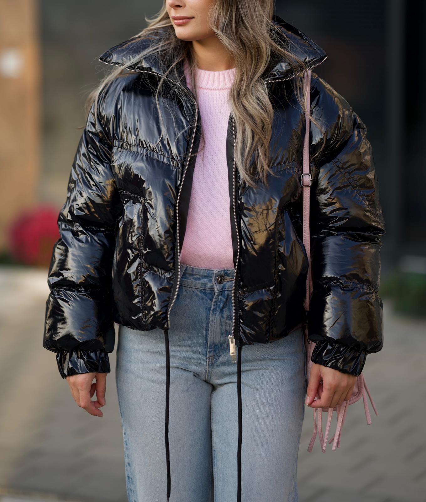 SİYAH PARLAK ŞİŞME MONT