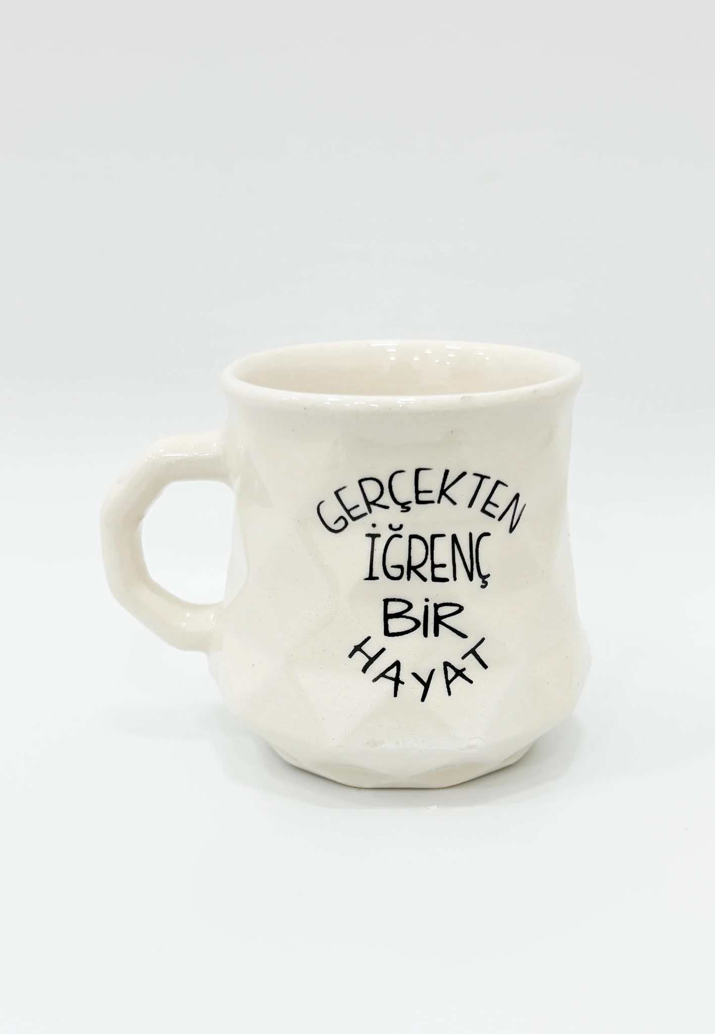 Elmas Kupa Beyaz - Gerçekten İğrenç Bir Hayat