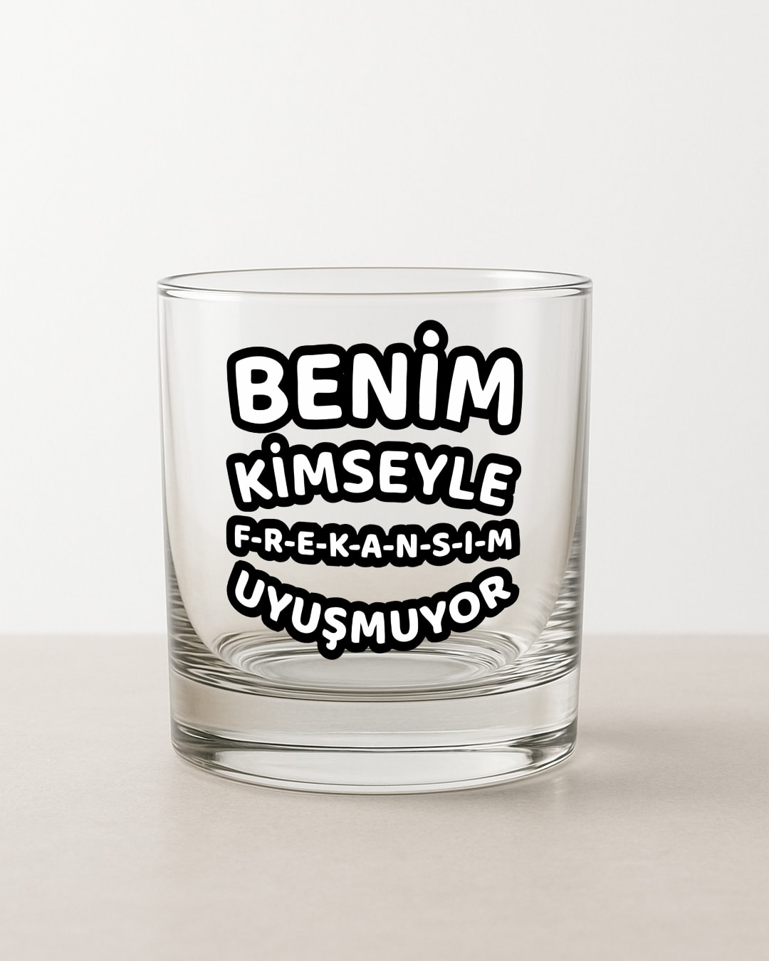 Viski Bardağı- Benim Kimseyle Frekansım Uyuşmuyor