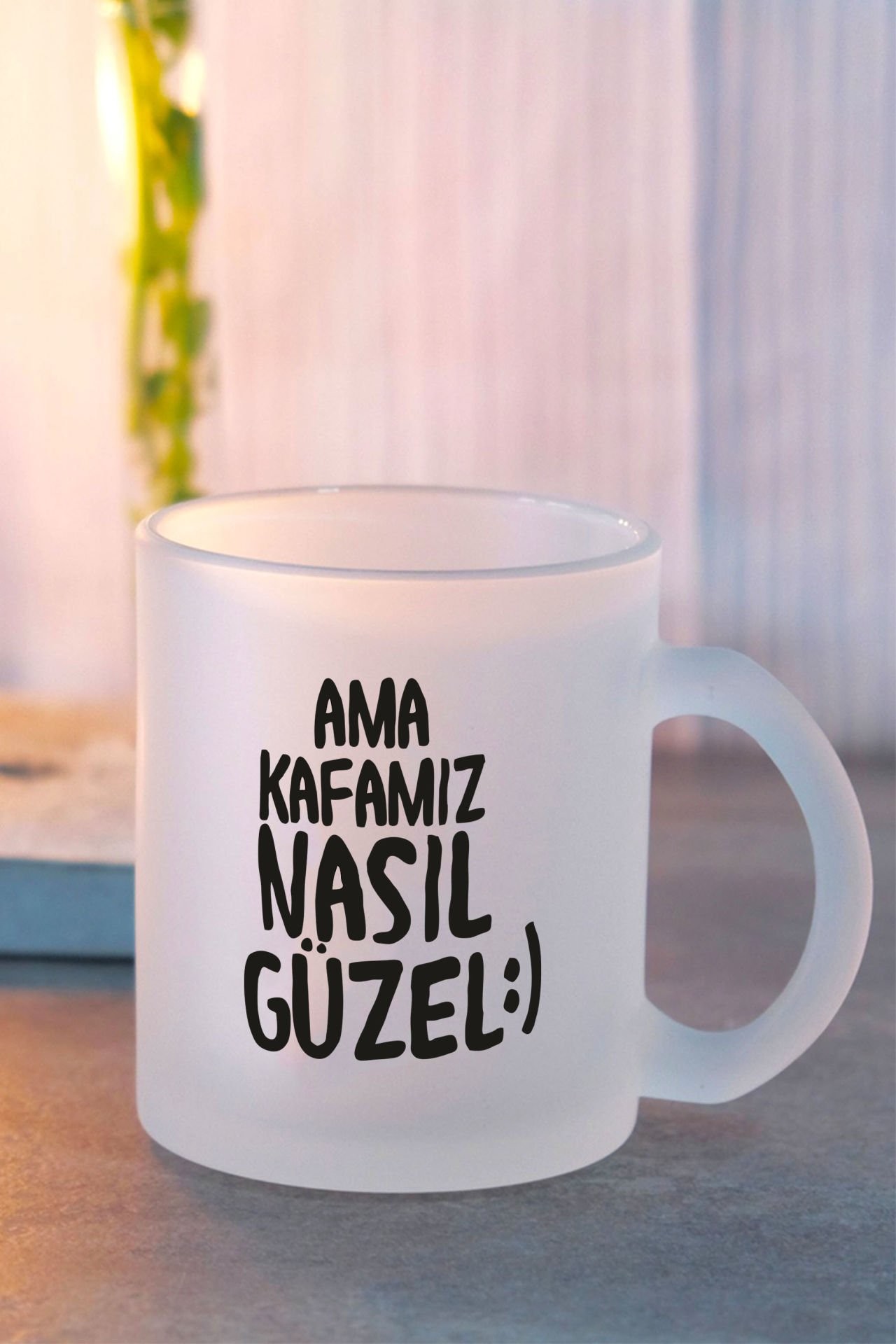 Buzlu Cam Bardak - Ama Kafamız Nasıl Güzel