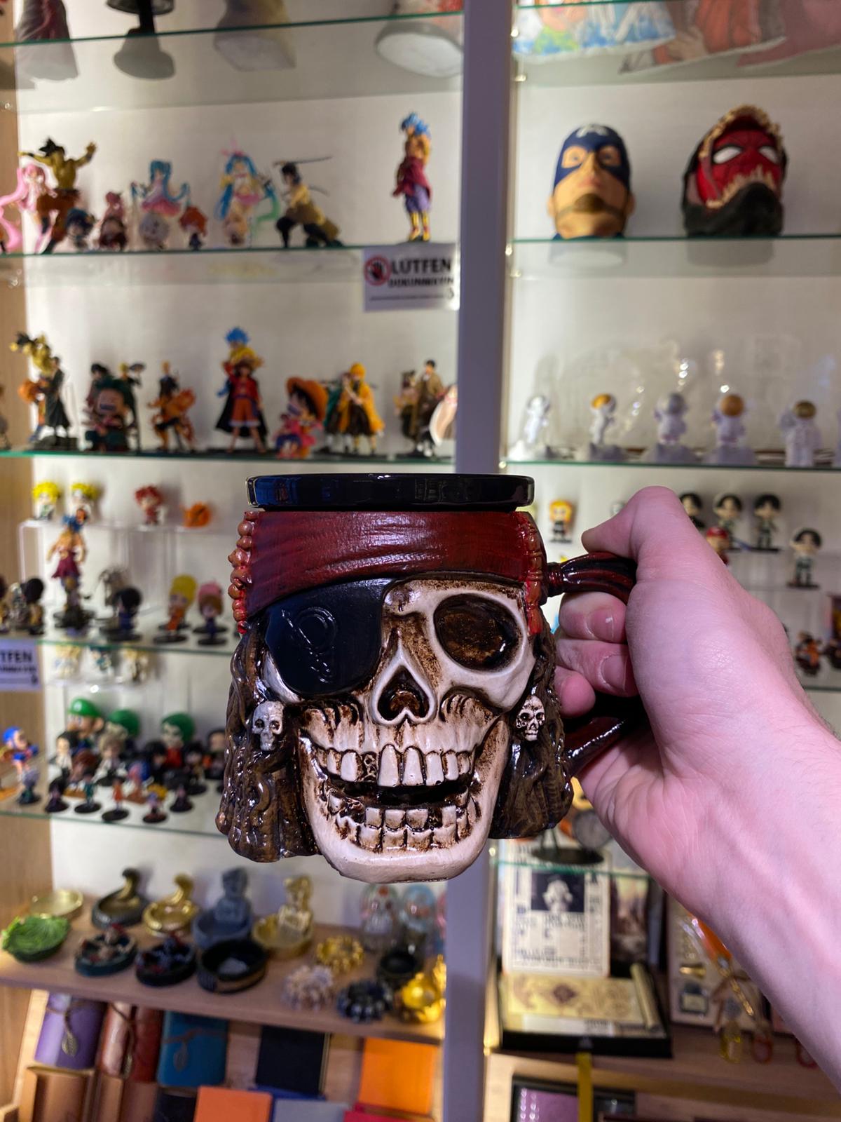 3D Kupa Hediye - Korsan Temalı Seramik Kupa 