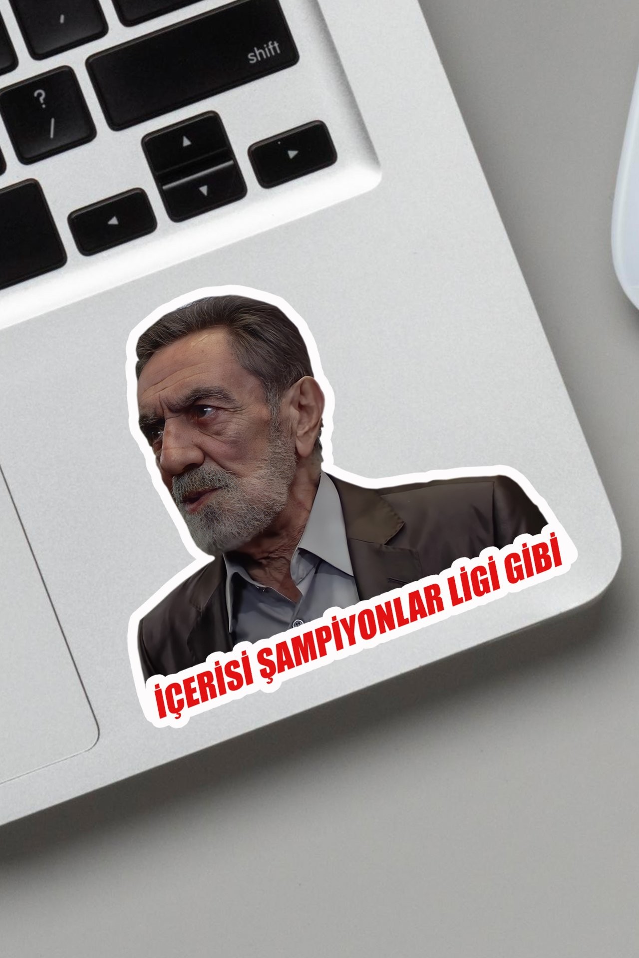 Sticker - Kolpaçino Sabri İçerisi Şmapiyonlar Ligi
