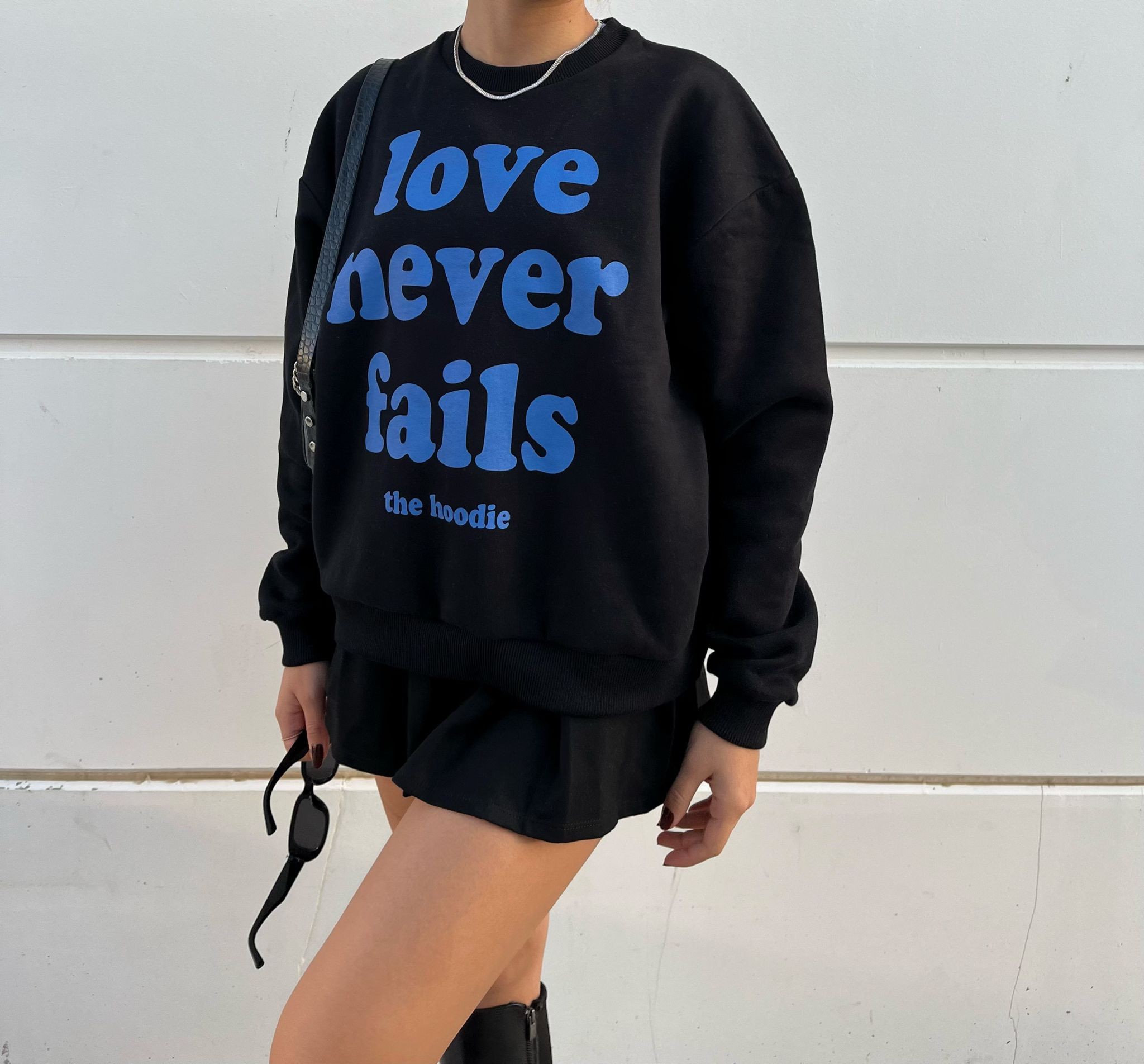 Siyah Ön Baskılı Oversize Sweatshirt