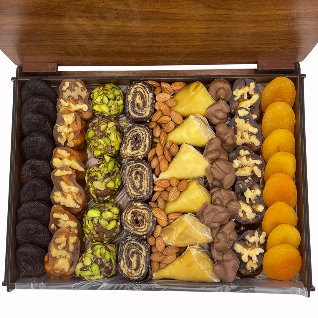 Ahşap Kutulu Hediyelik Kayısı Paketi 4 (1100-1250gr)