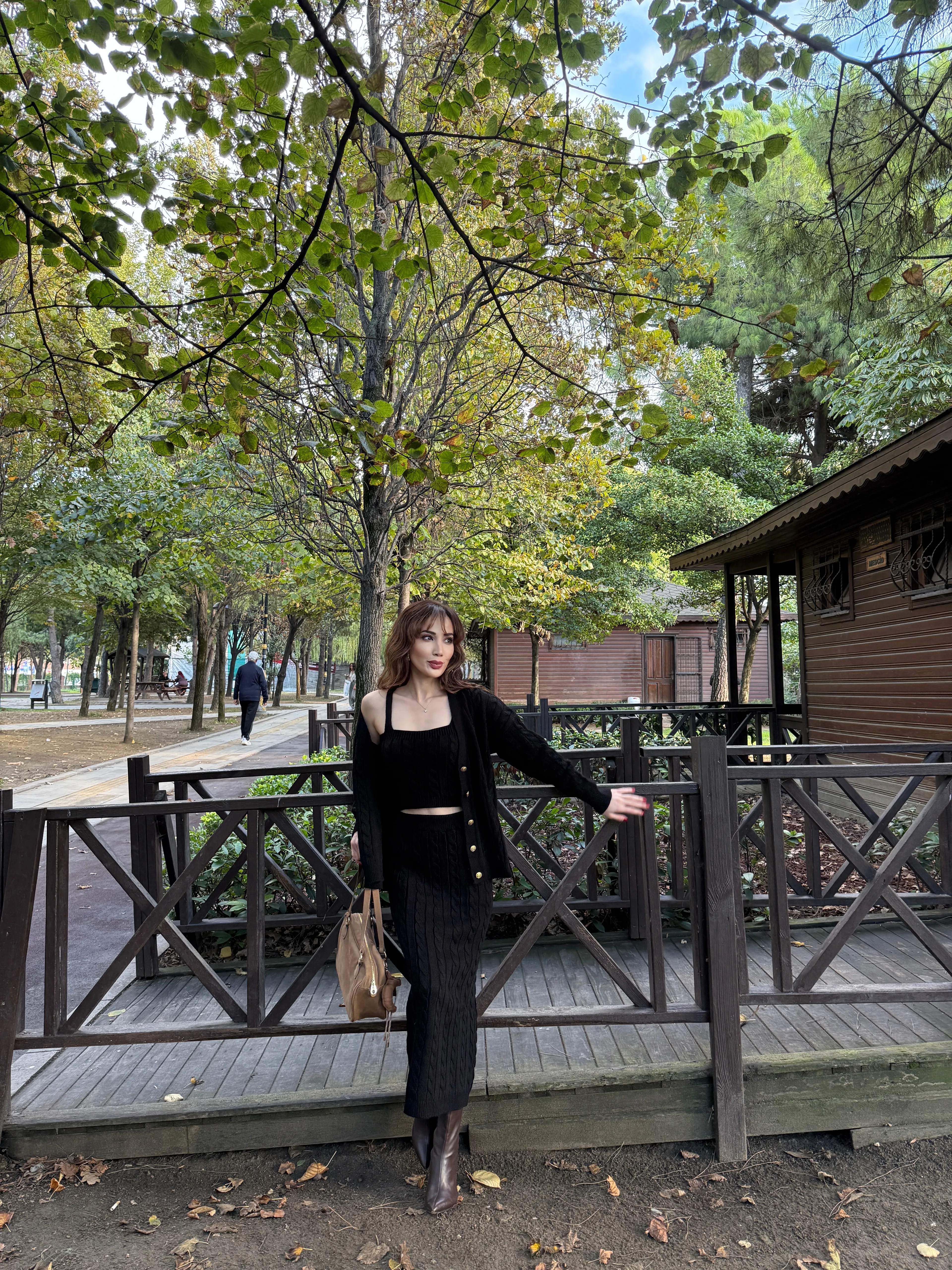 ÖRGÜ MODEL ÜÇLÜ TRİKO TAKIM SİYAH