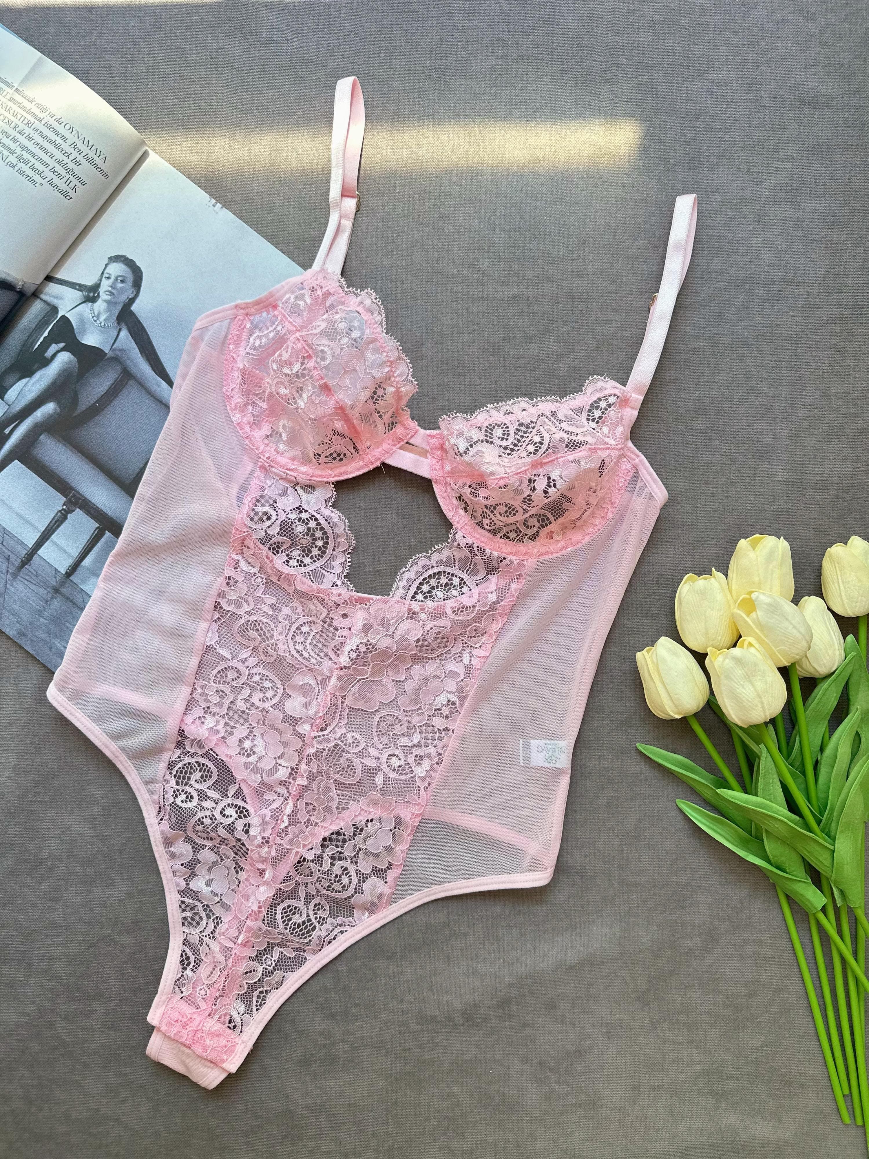 Pembe Bodysuit