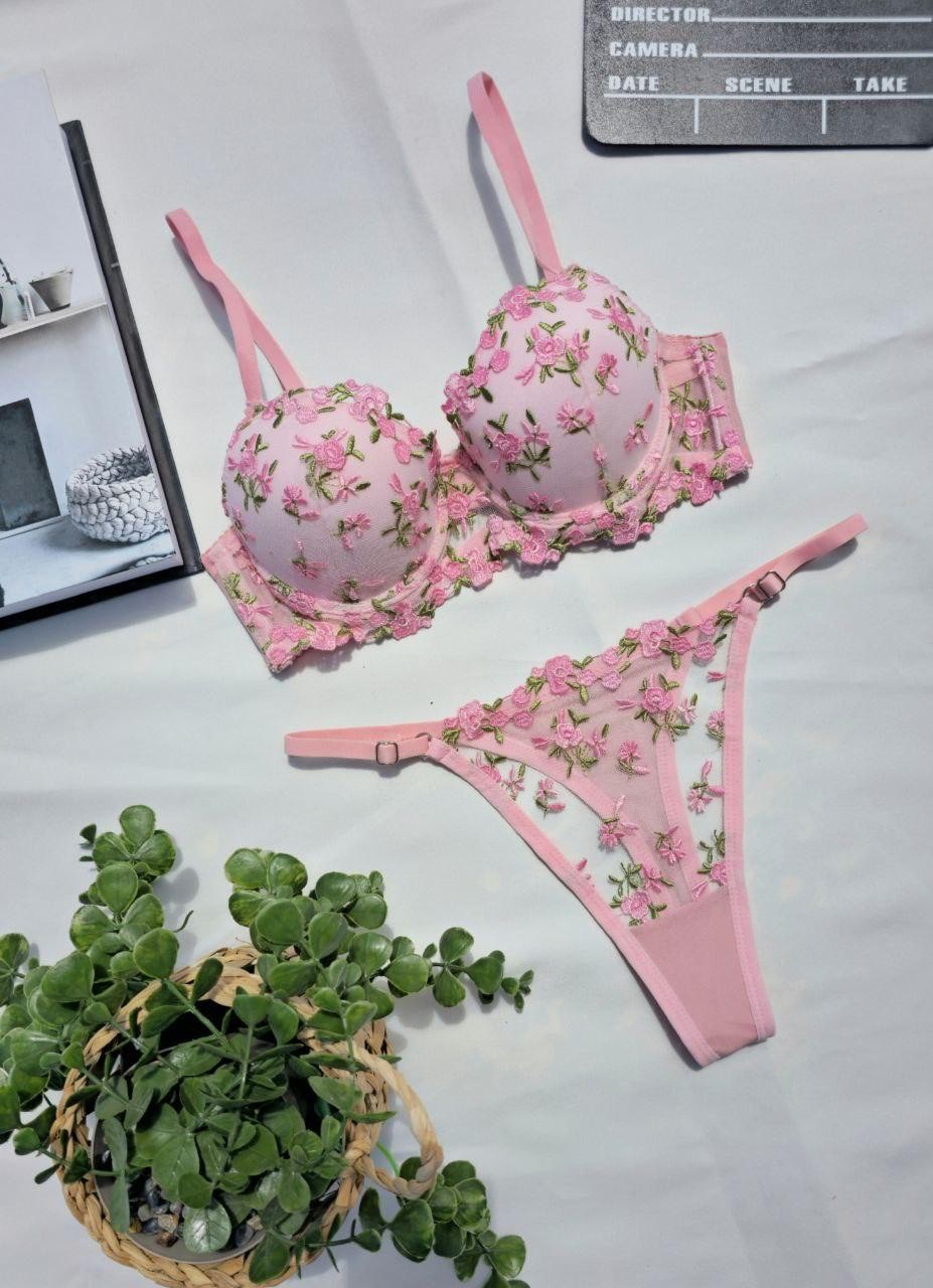 Pembe Çiçekli Takım
