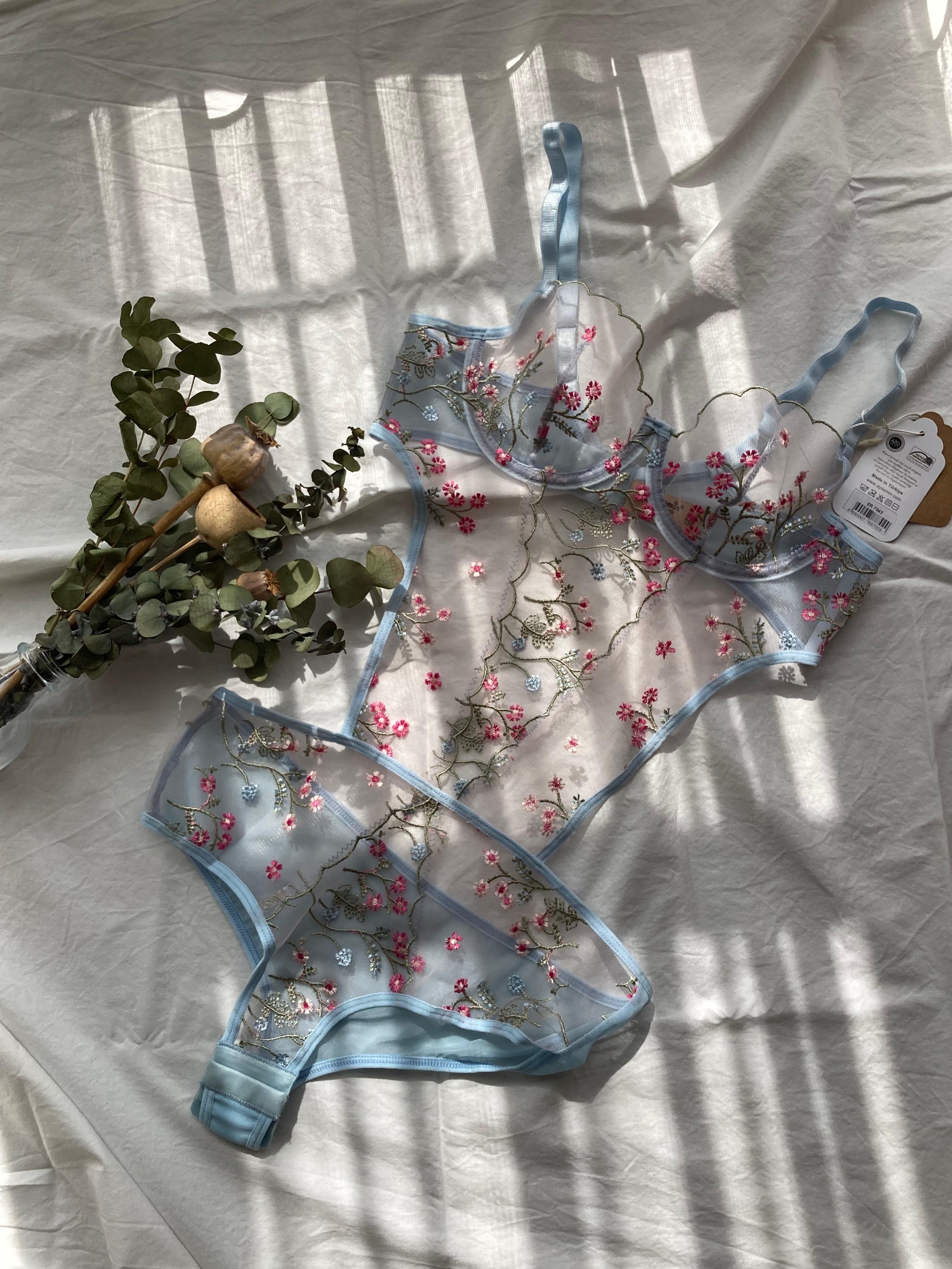 Mavi Çiçekli Bodysuit