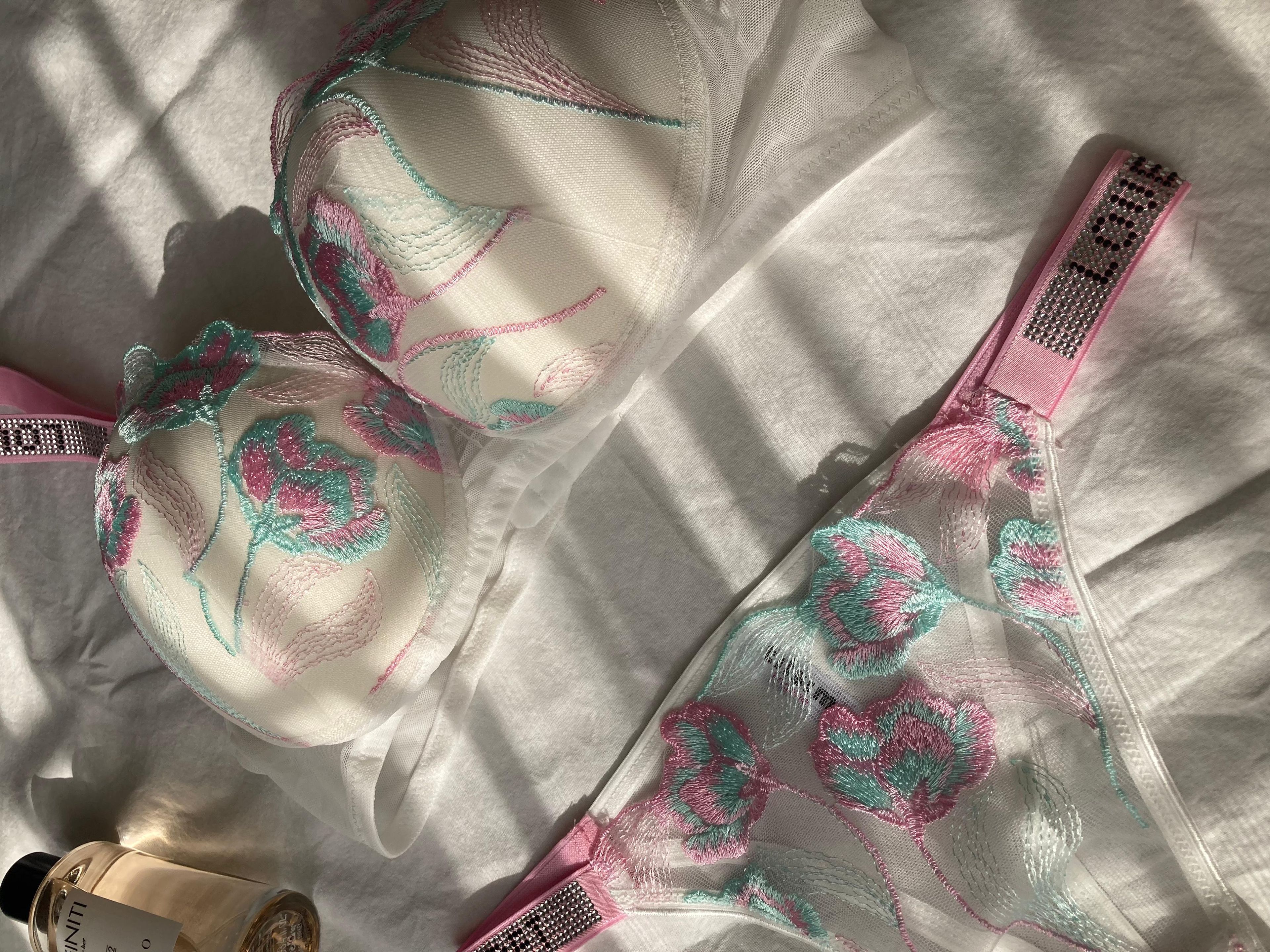 Pembe Fistolu Sütyen Takımı