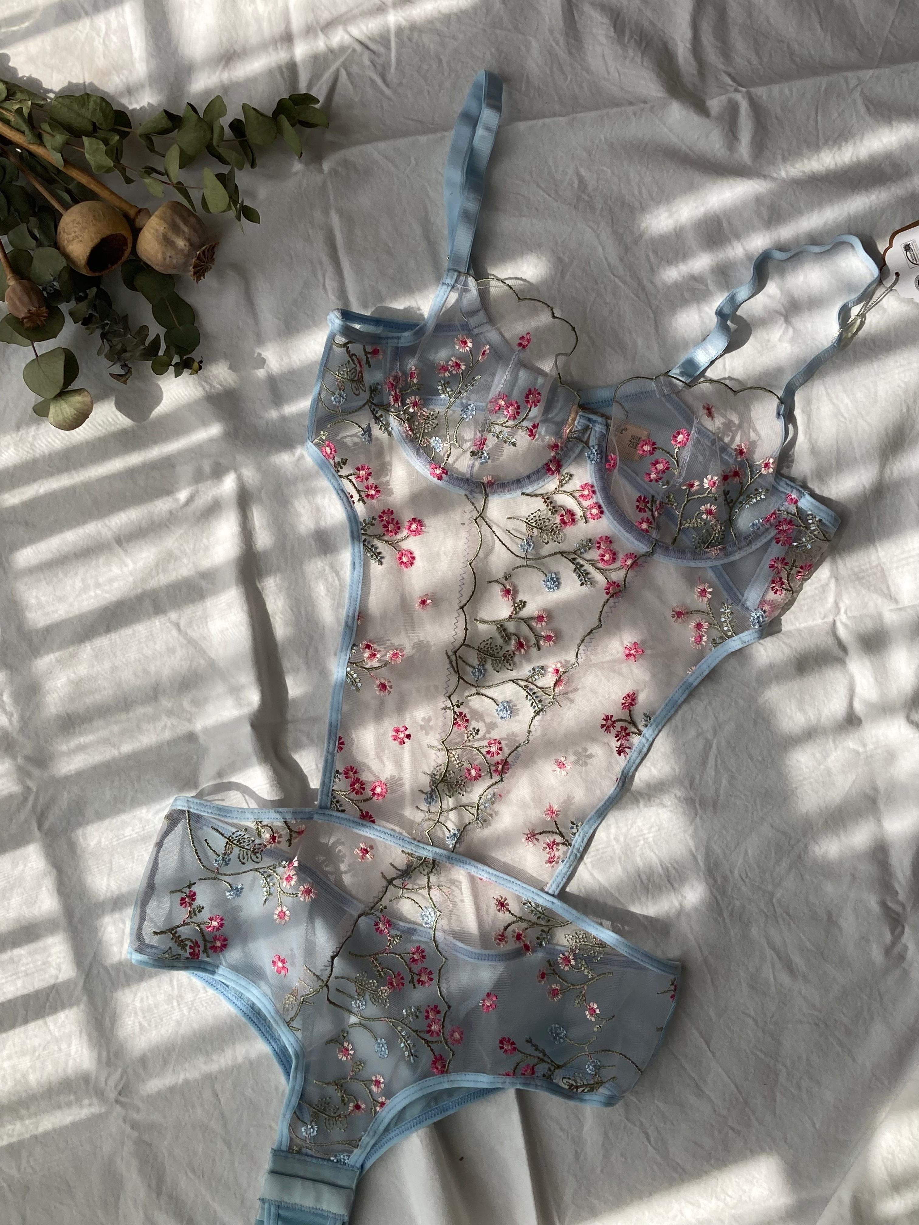Mavi Çiçekli Bodysuit