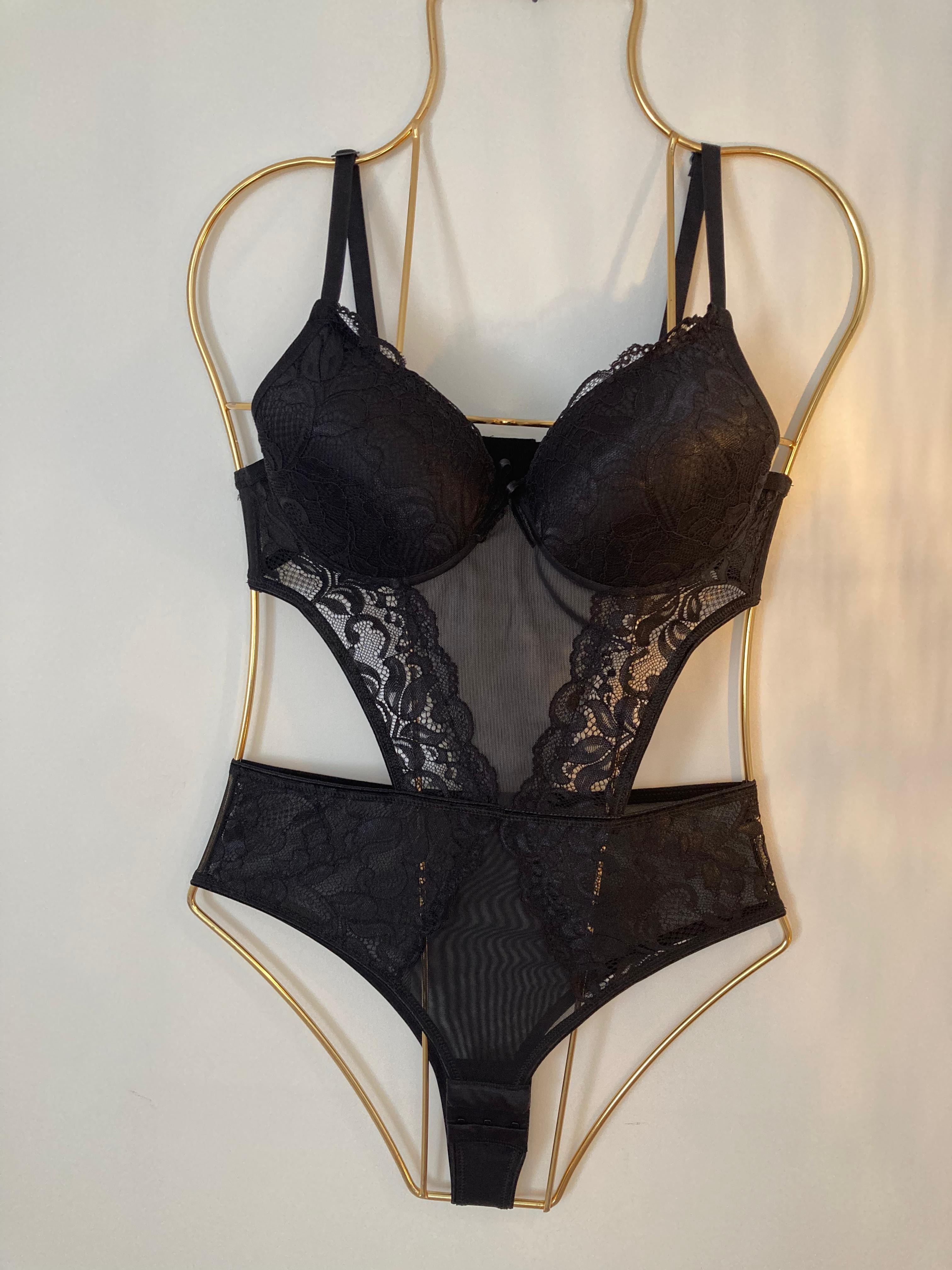 Destekli Siyah Bodysuit