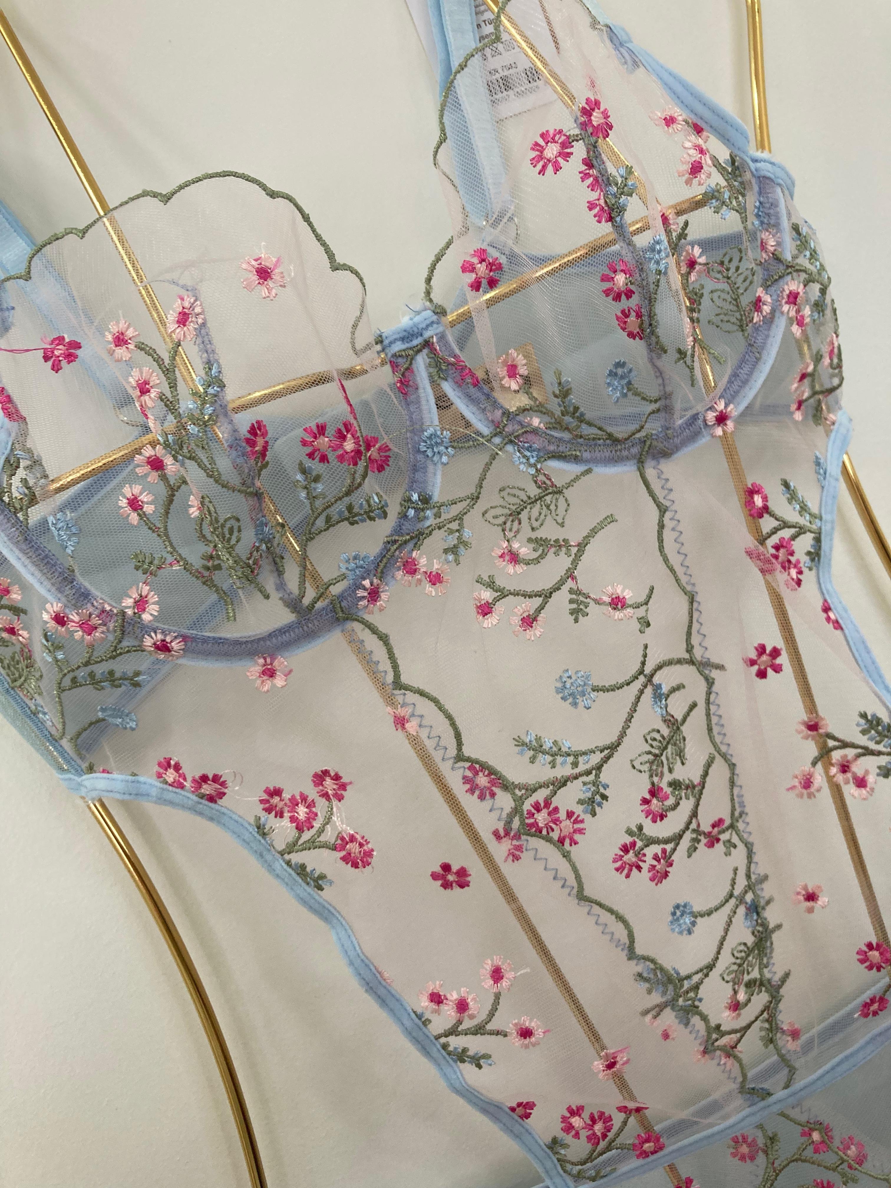 Mavi Çiçekli Bodysuit