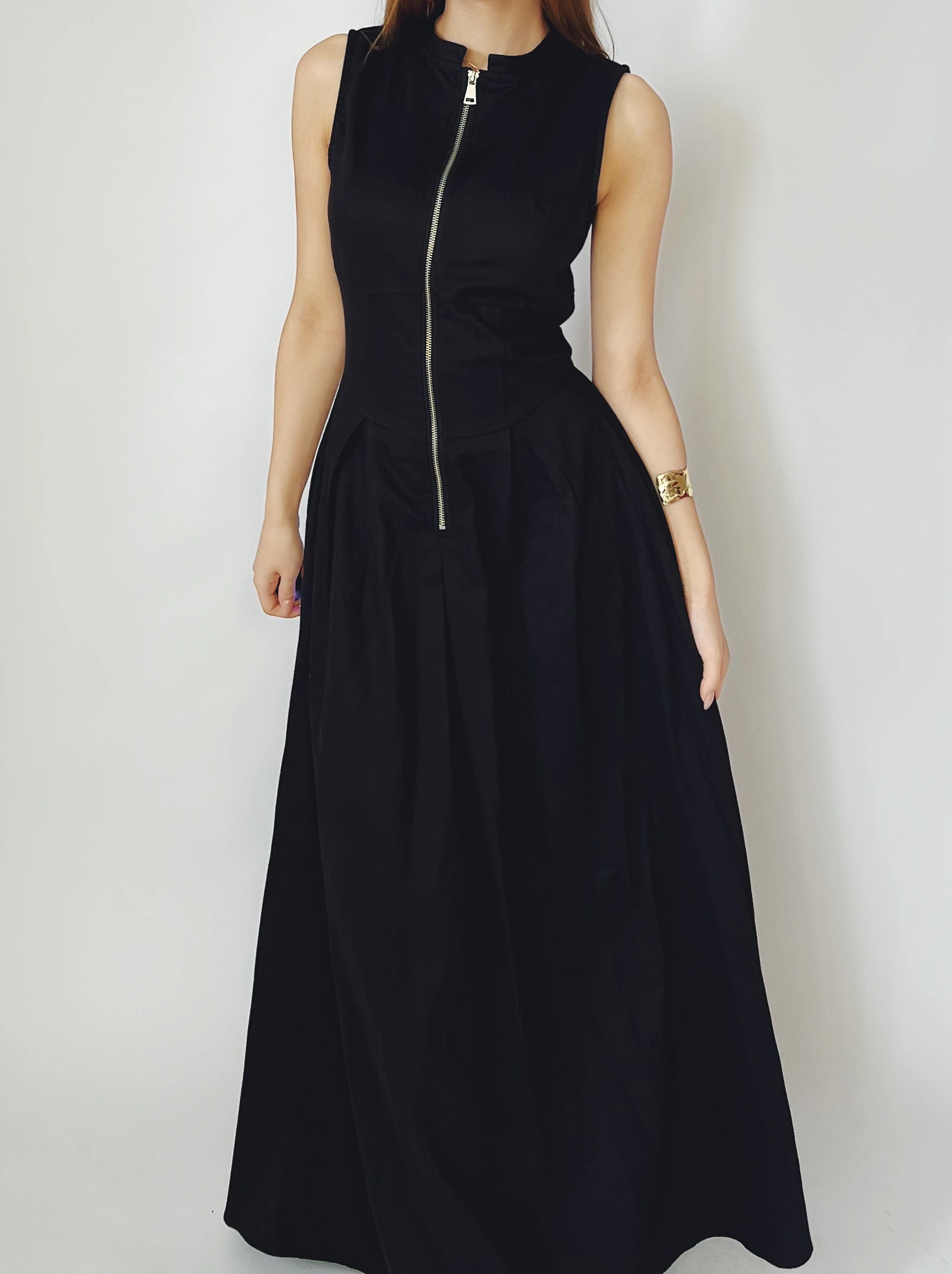 Özel Dikim Fermuarlı Uzun Elbise. Siyah