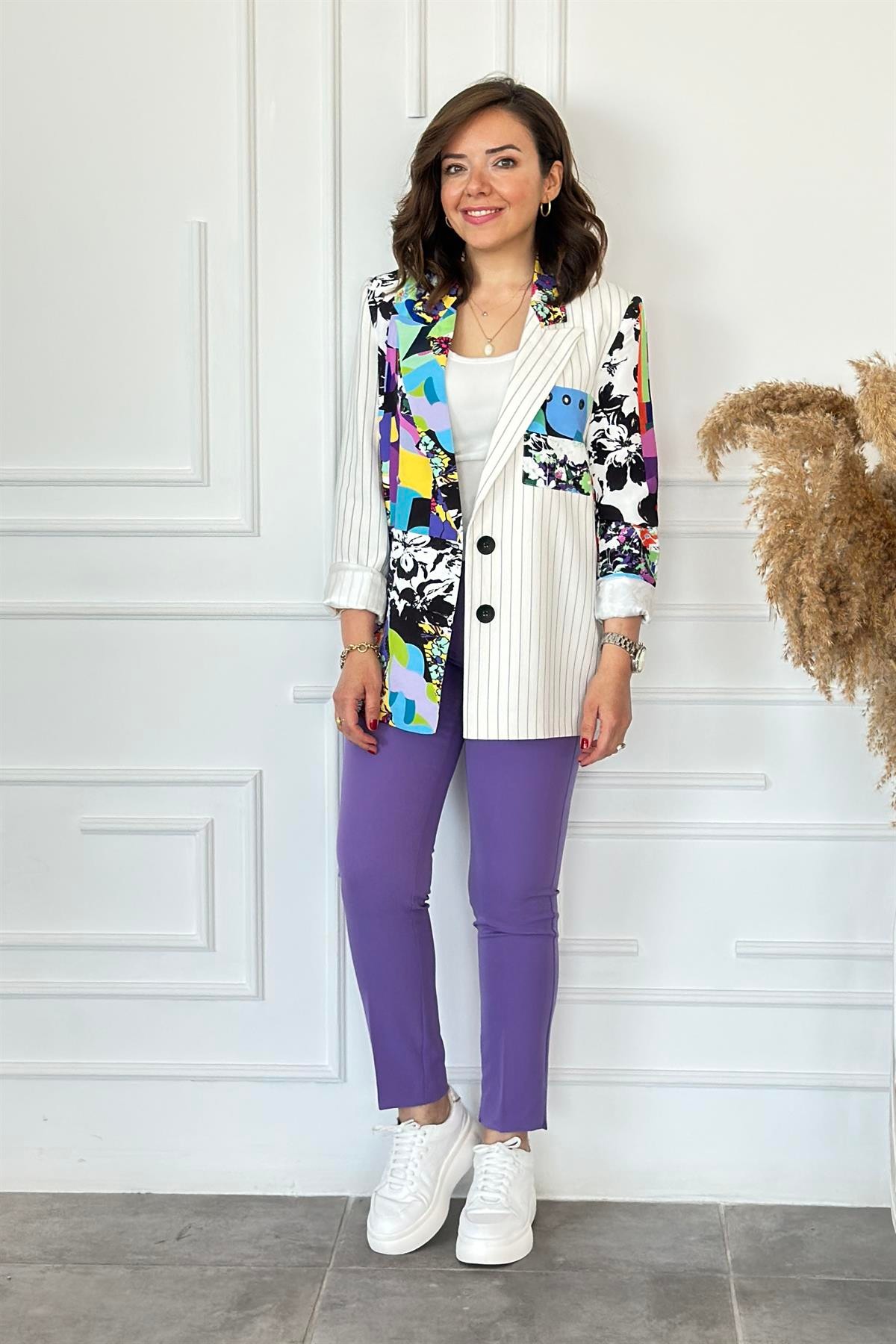 Çiçek Desenli Çizgili Blazer Ceket