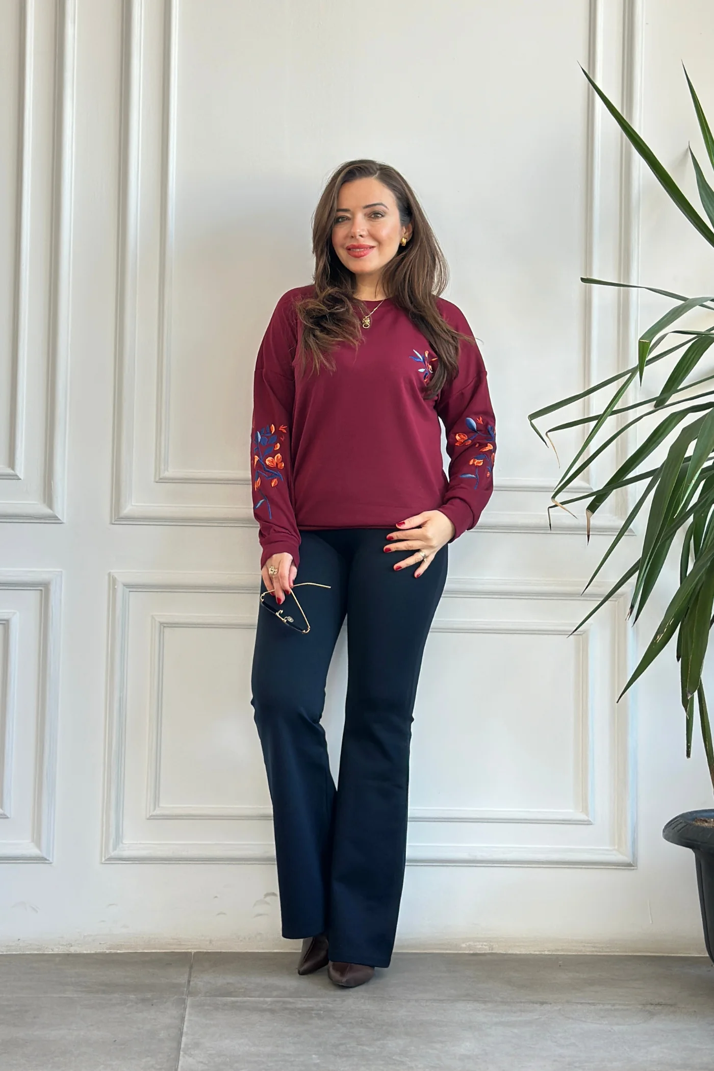 Önü Ve Kolları Nakış İşlemeli Sweat 