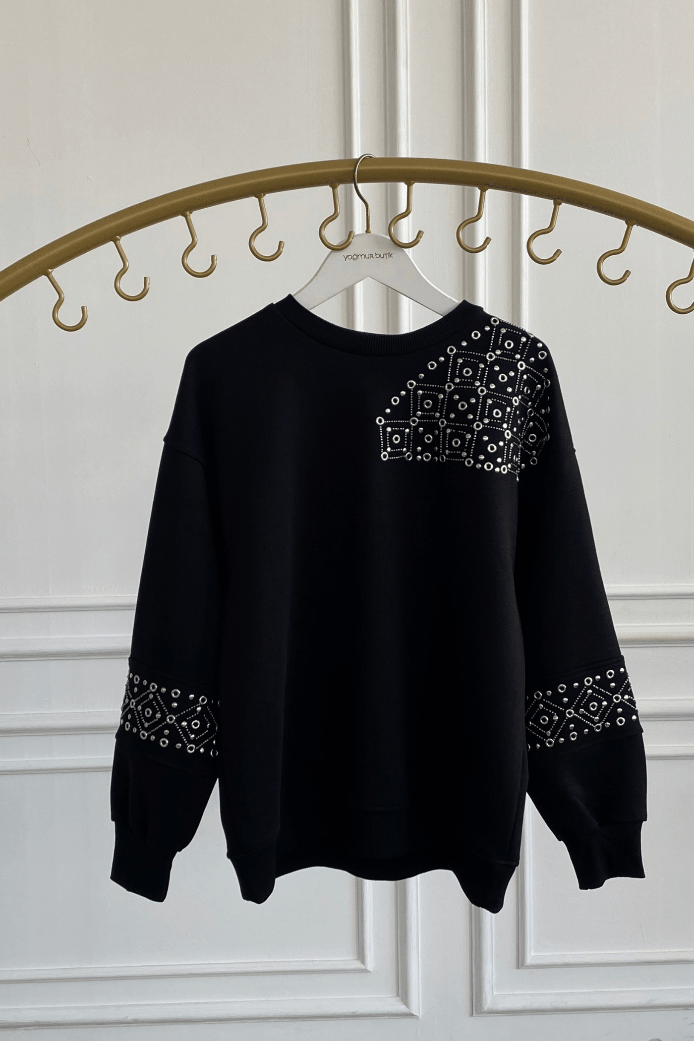Tek Omzu Ve Kolları Zımba Boncuk Detaylı Sweat  