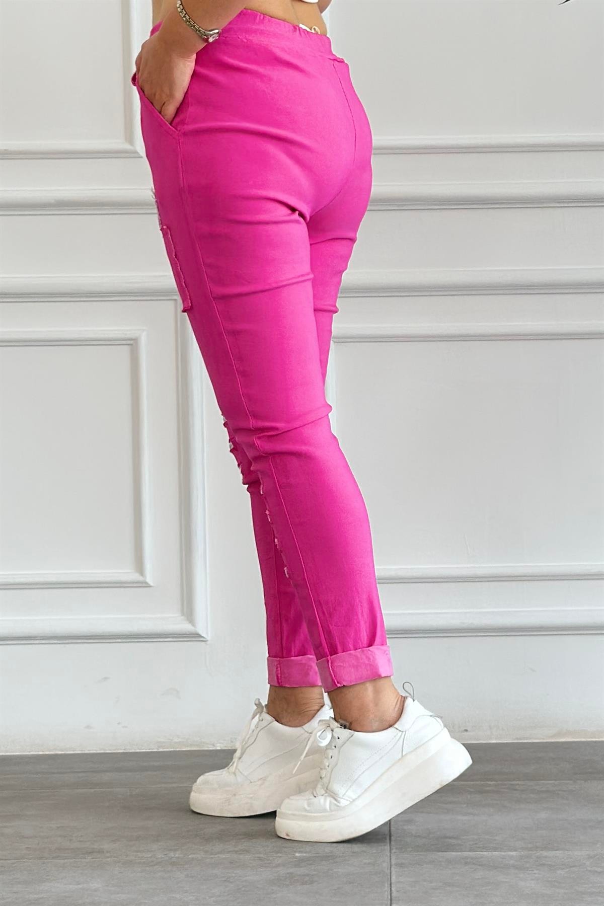 Pul Detaylı Pantolon