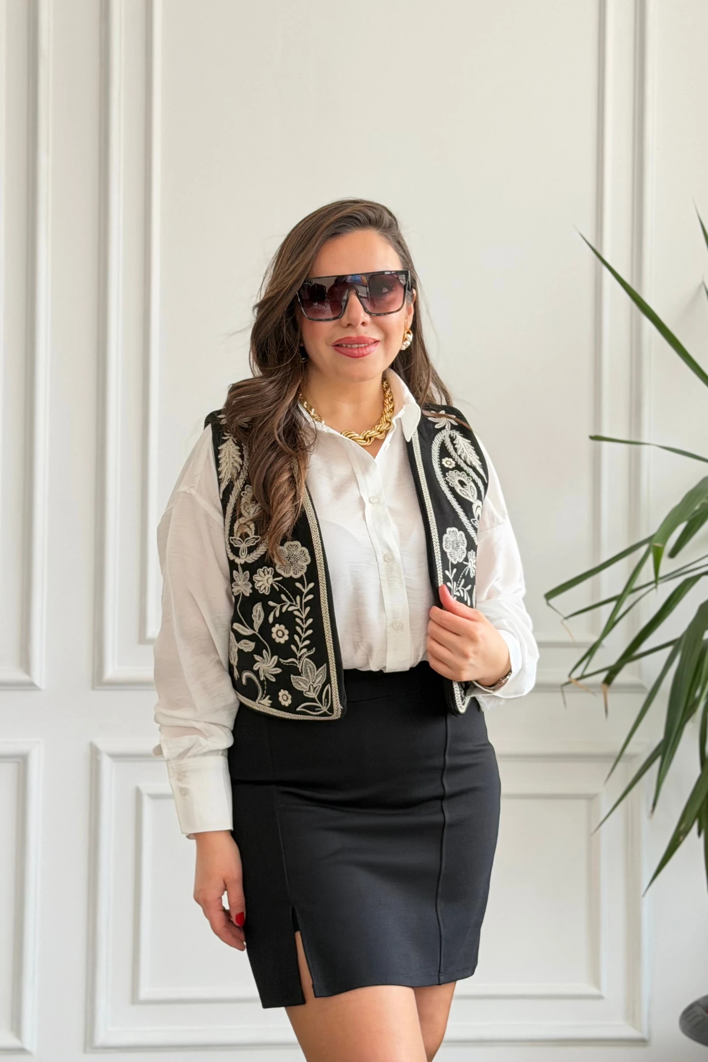 Nakış İşlemeli Nubuk Yelek - SIYAH