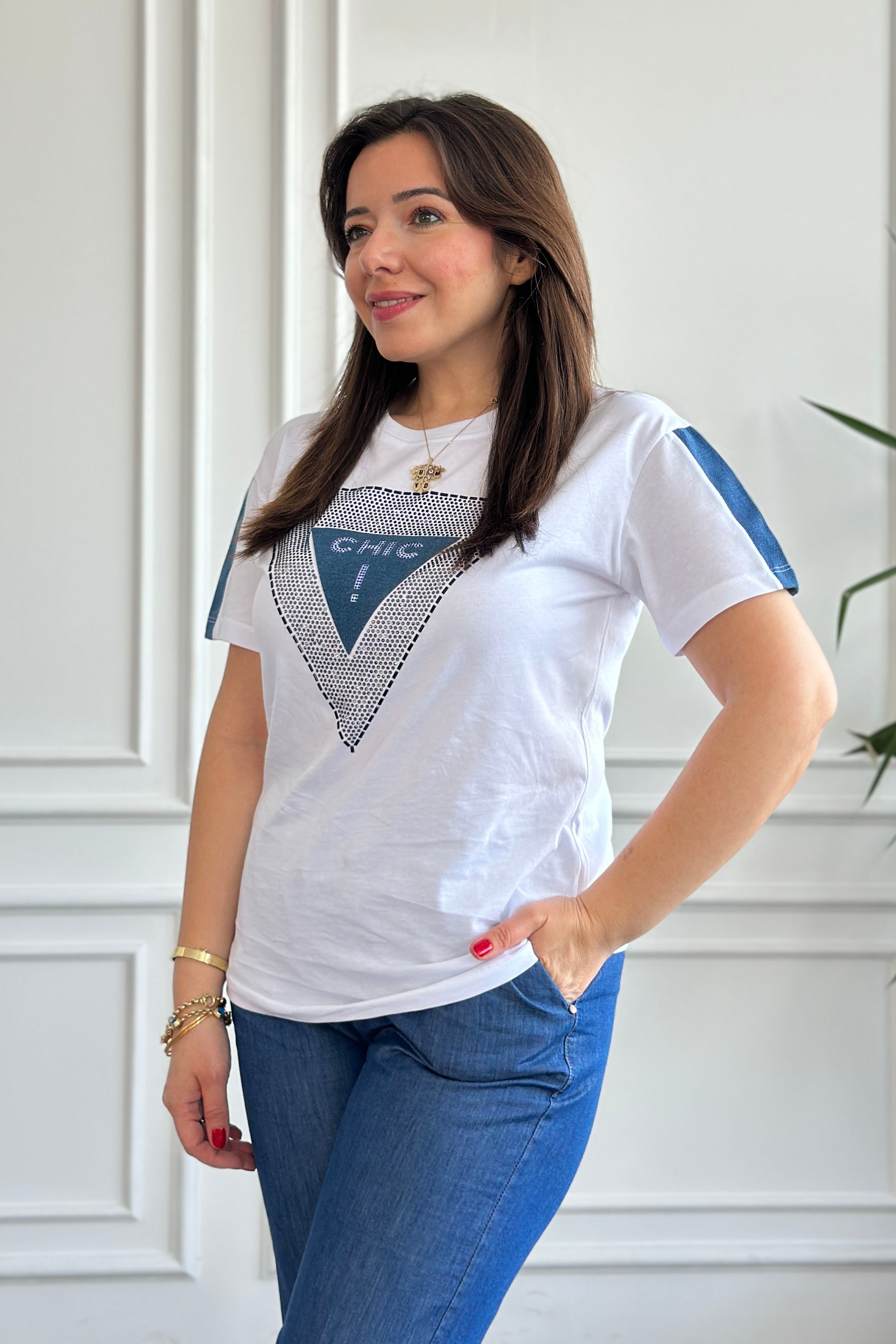 Önü Taşlı Kolları Kot Detaylı T-Shirt