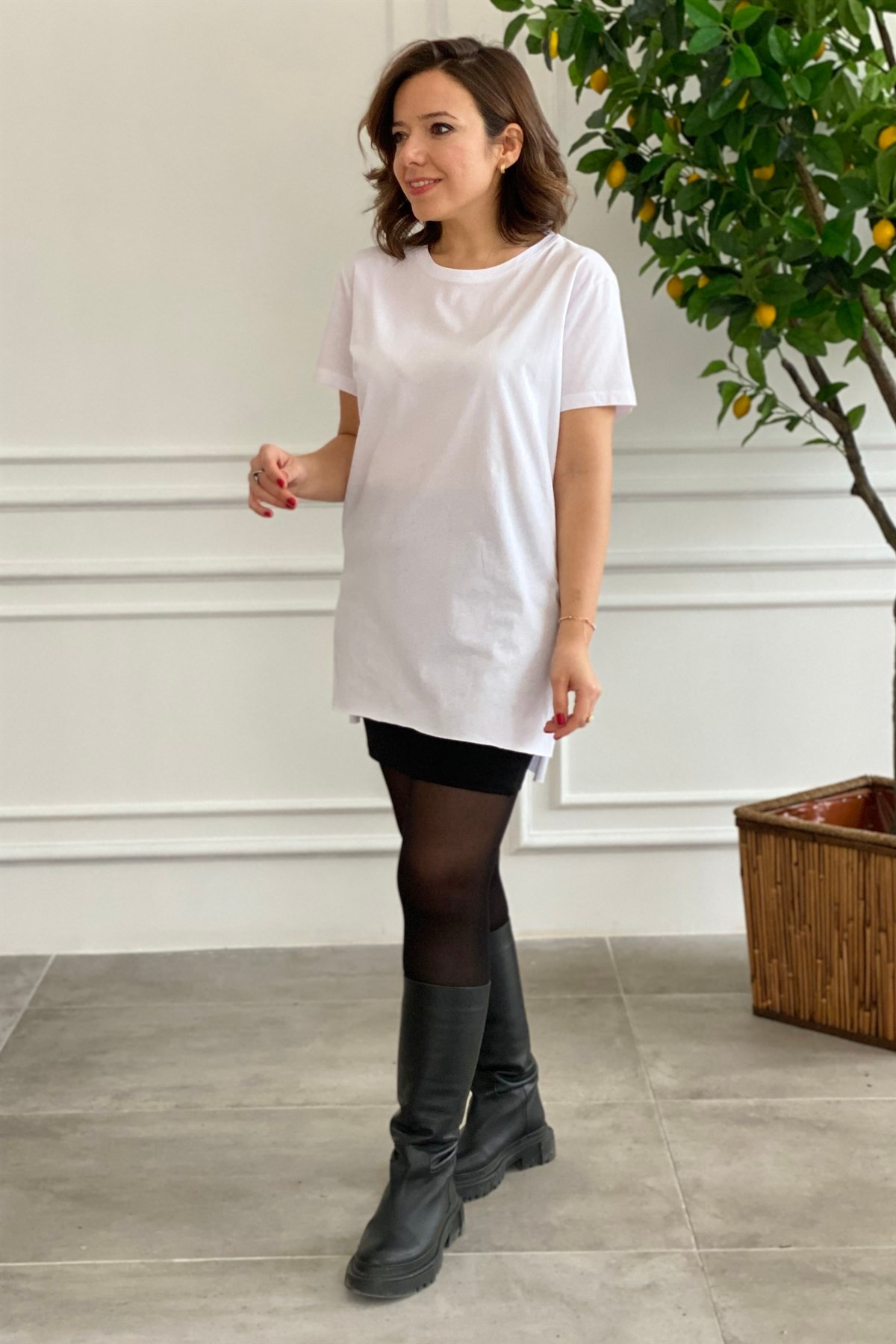 Bisiklet Yaka Yırtmaçlı Basic Tshirt