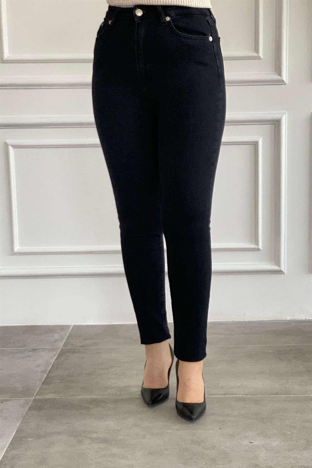 Dokuma Detaylı Dar Paça Slim Fit Kot Pantolon