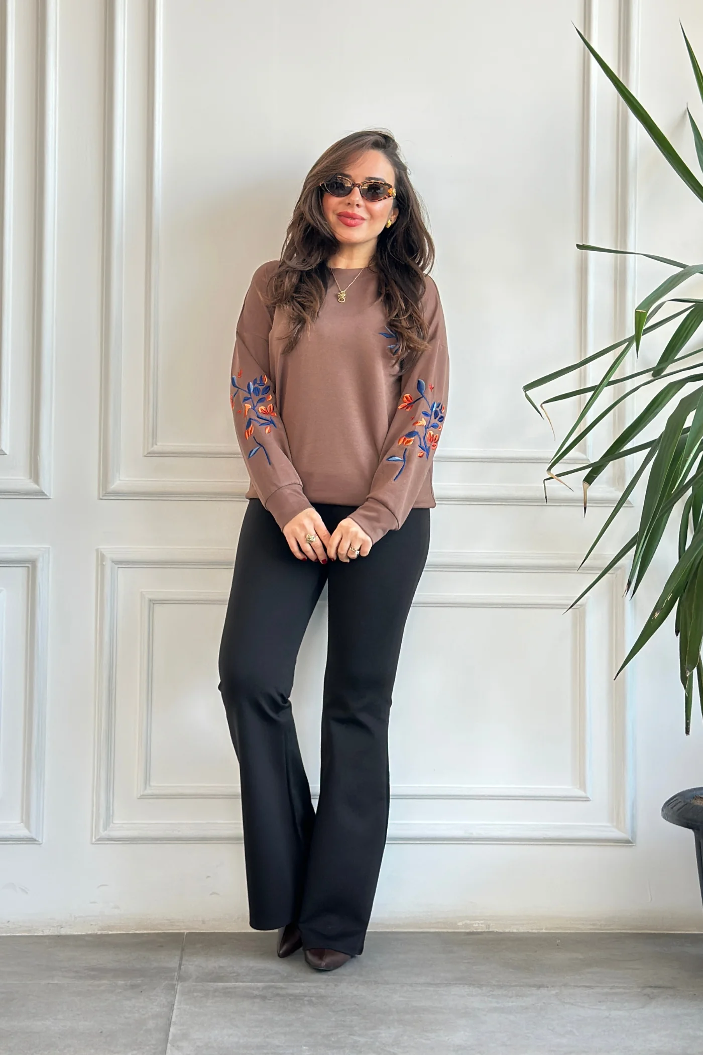 Önü Ve Kolları Nakış İşlemeli Sweat  - CAMEL