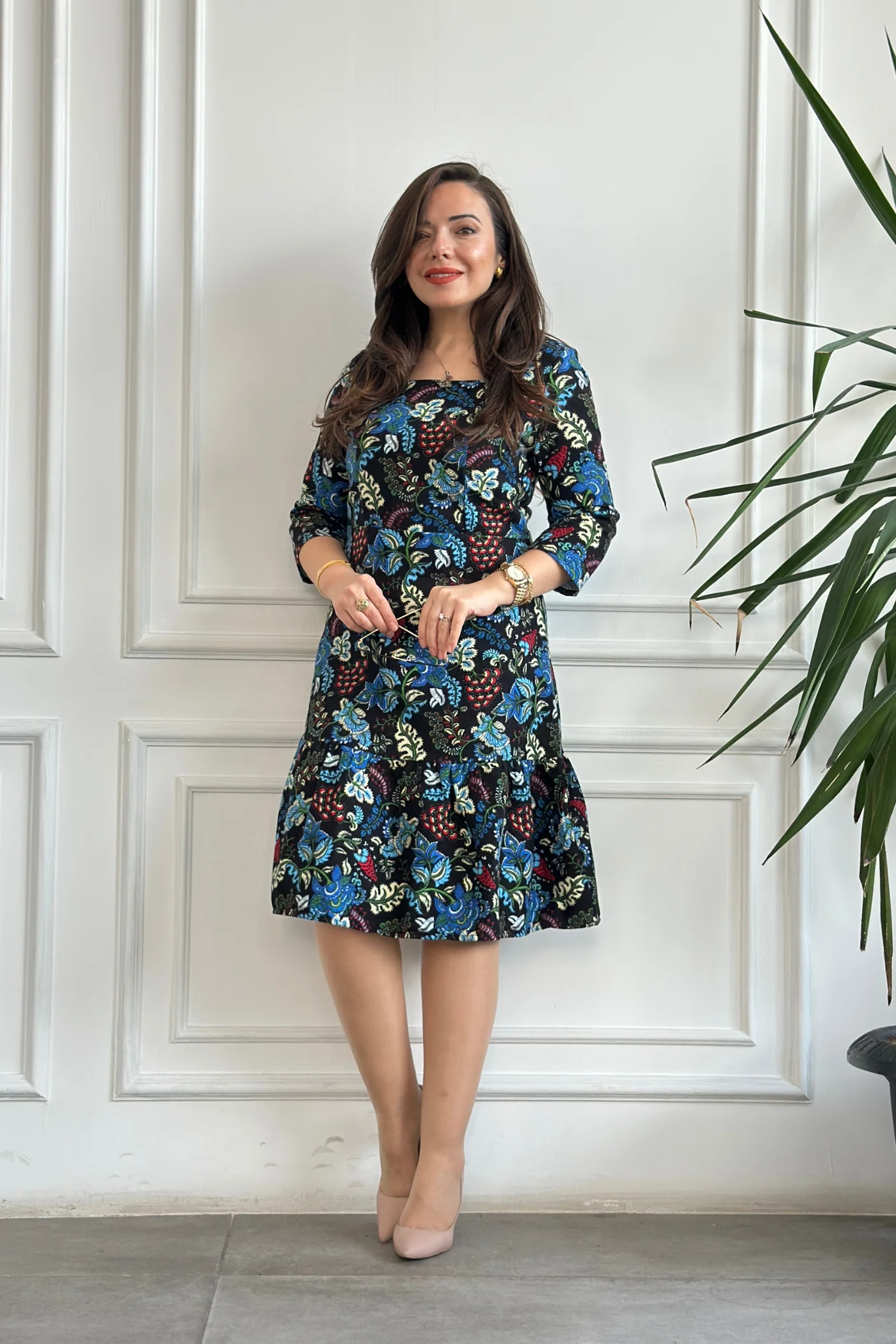 Etek Ucu Fırfırlı Kare Yaka Pazen Elbise