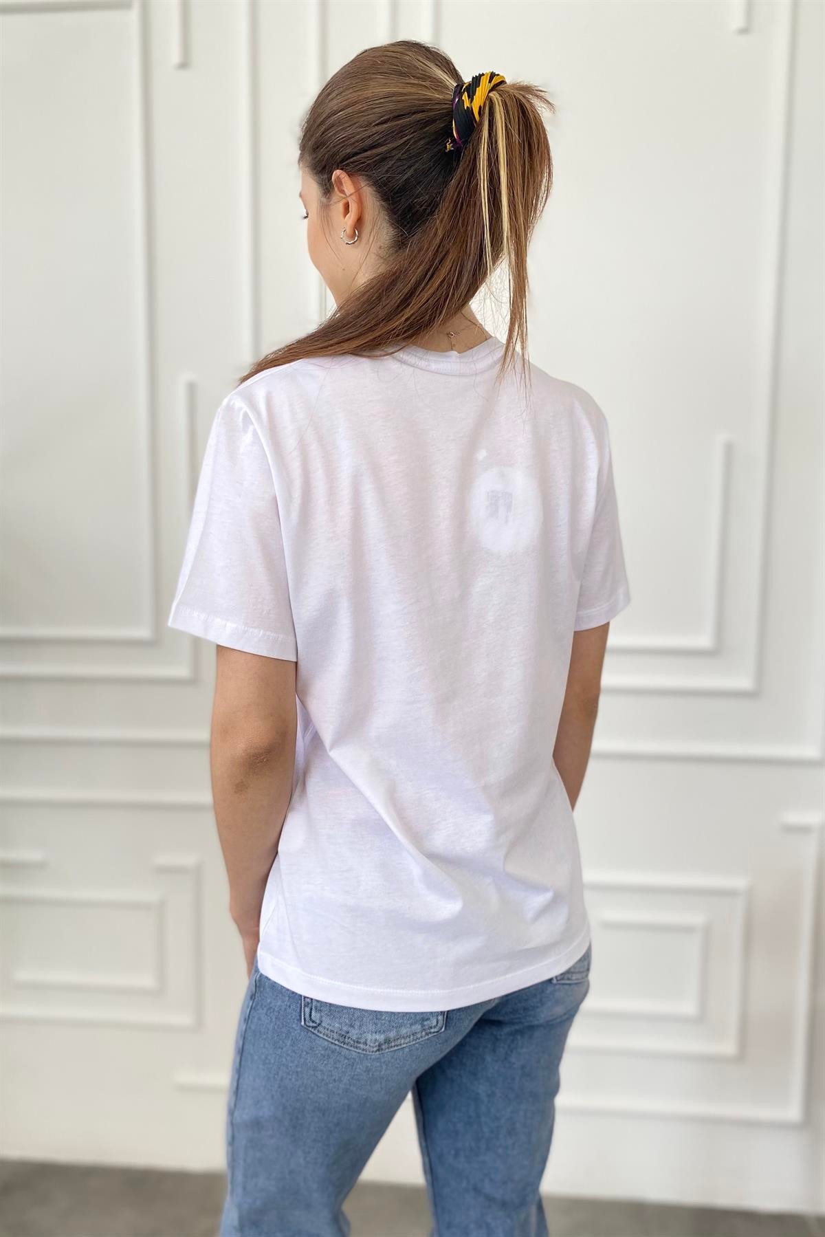 Önü Yazı Baskılı T-Shirt