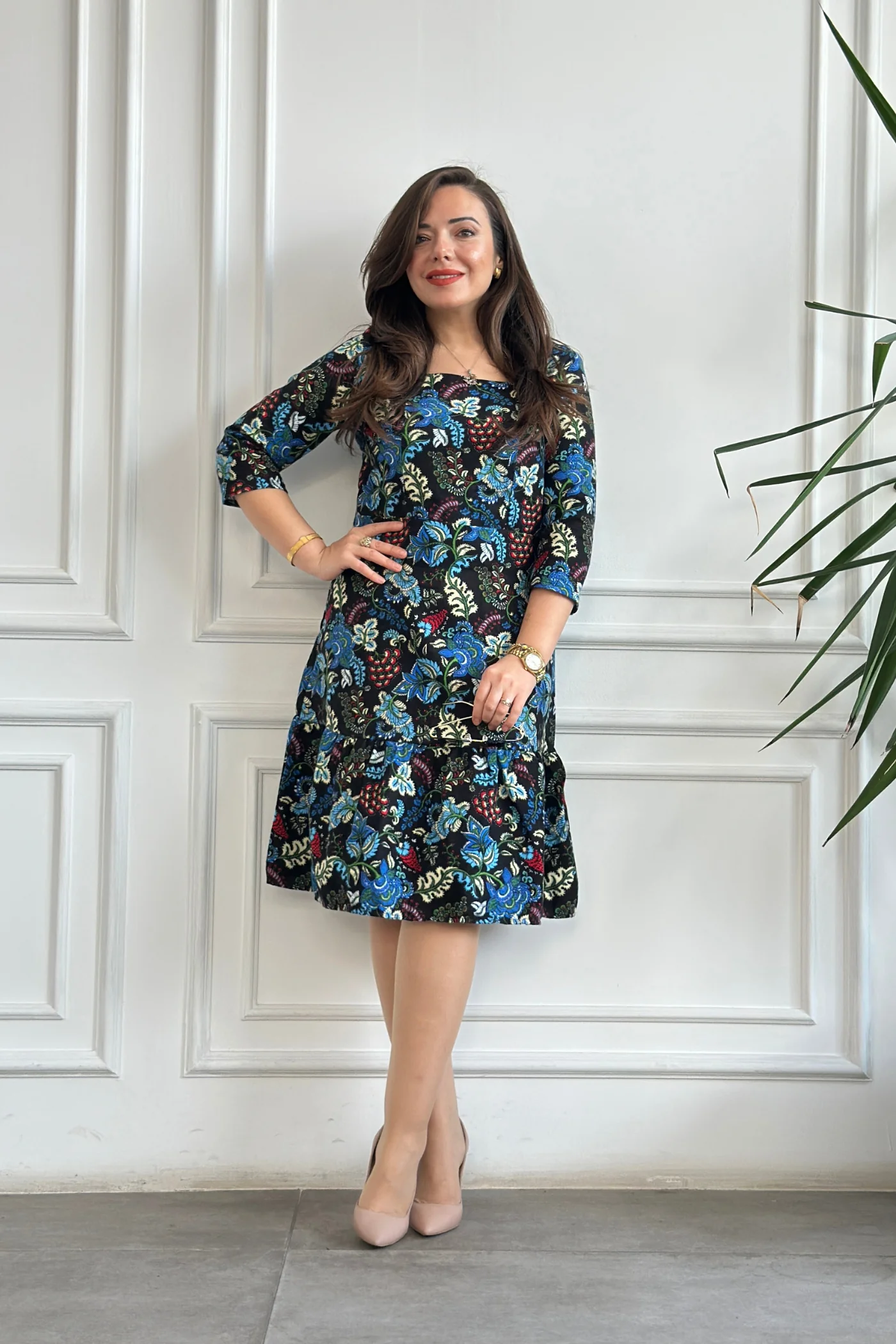 Etek Ucu Fırfırlı Kare Yaka Pazen Elbise