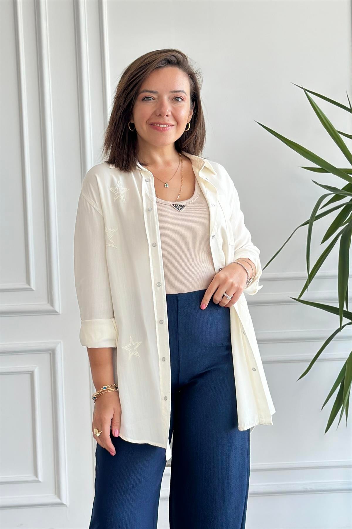 Tensel Yıldız Nakış İşlemeli Gömlek