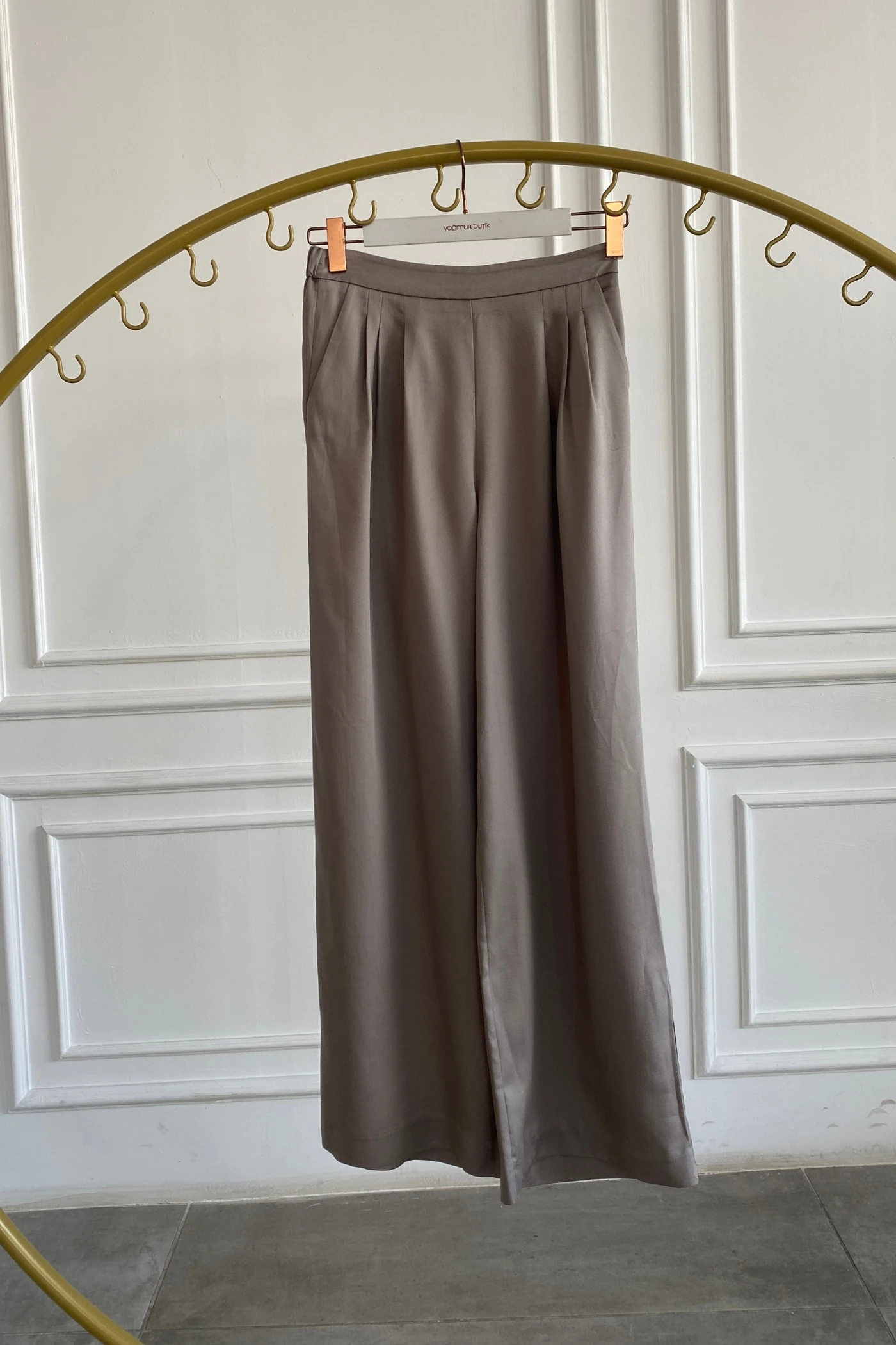 Yeleği Çıtçıtlı Kolları Büzme Detaylı Pantolonlu Tensel Takım