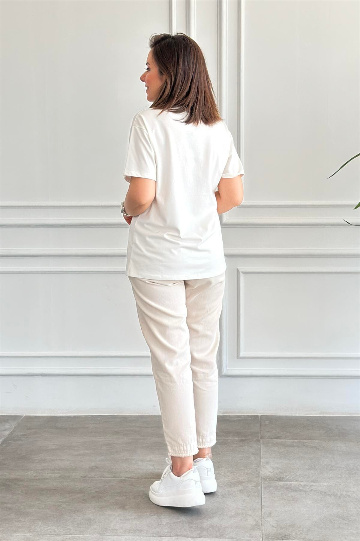 Cebi İnci İşlemeli Püskül Detaylı T-Shirt