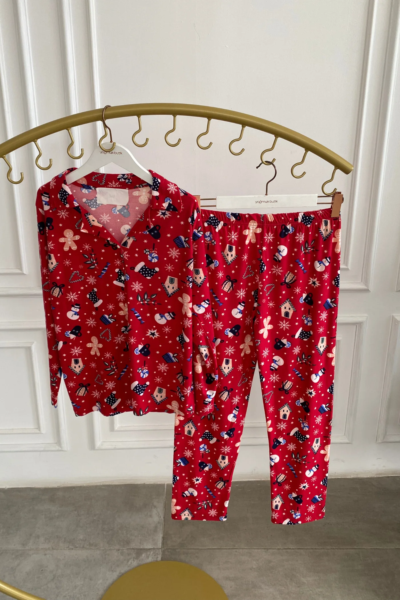 Çorap Desenli Pijama Takımı - KIRMIZI