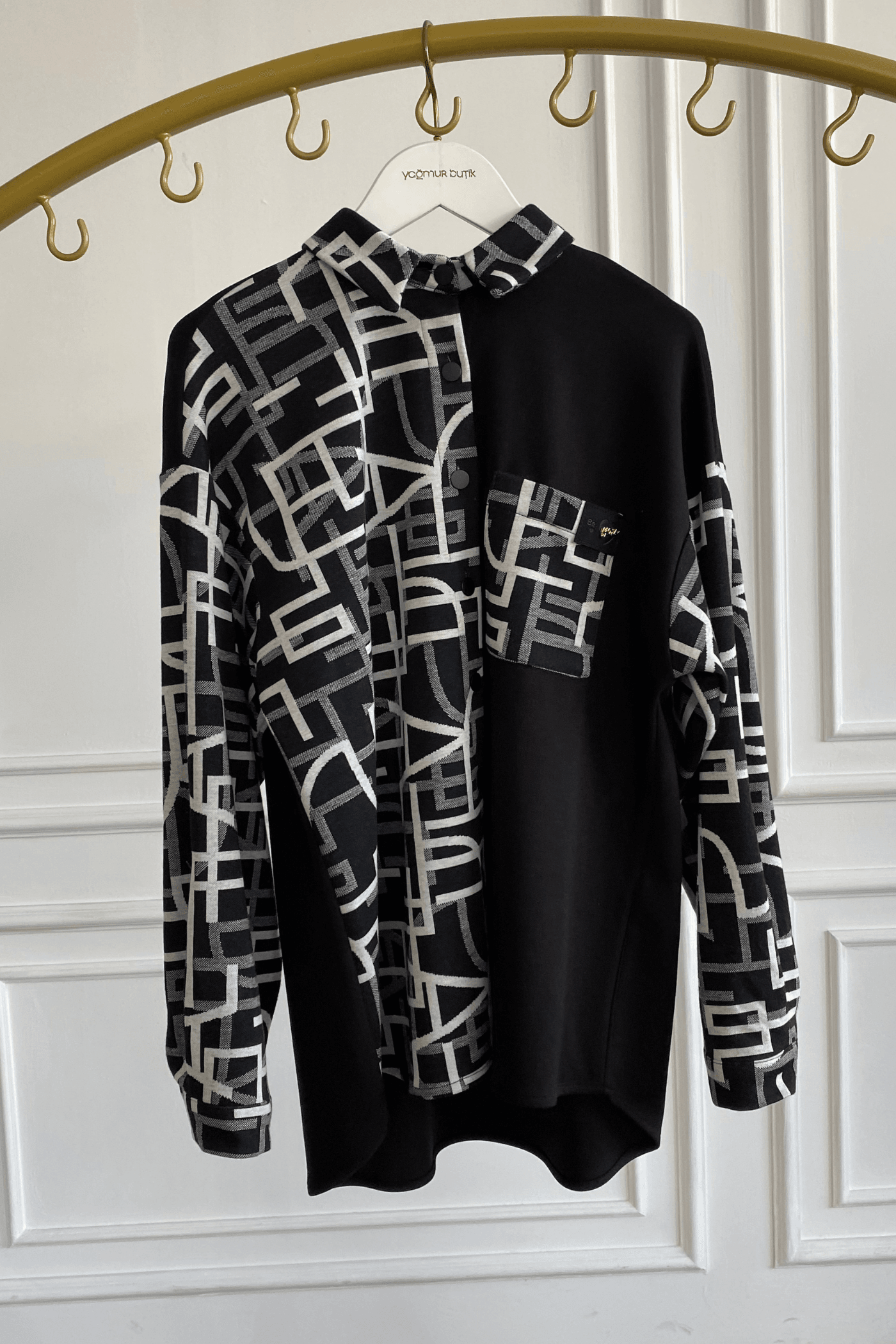 Önden Düğme Detaylı Jakarlı Örme Bluz