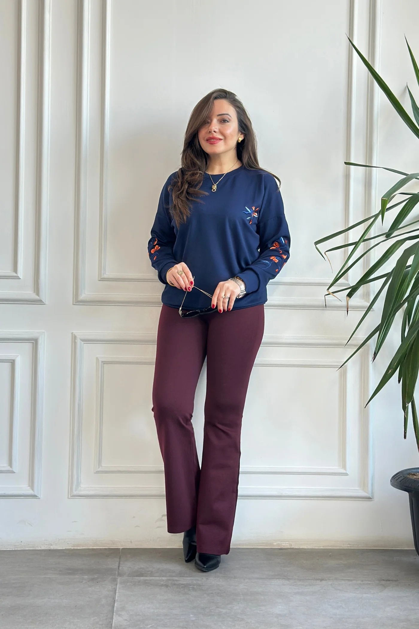 Önü Ve Kolları Nakış İşlemeli Sweat 