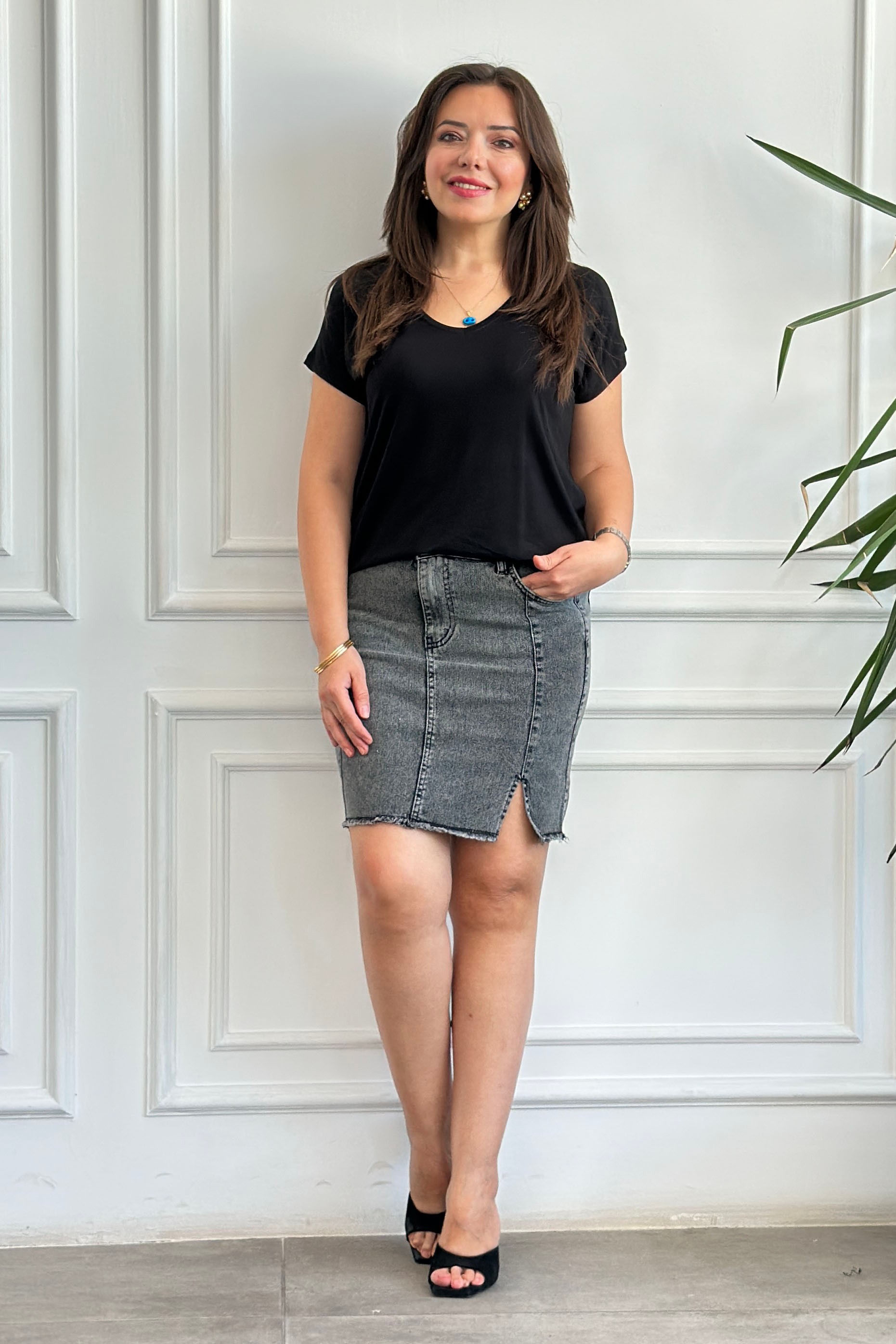 V Yaka Basic T-Shirt