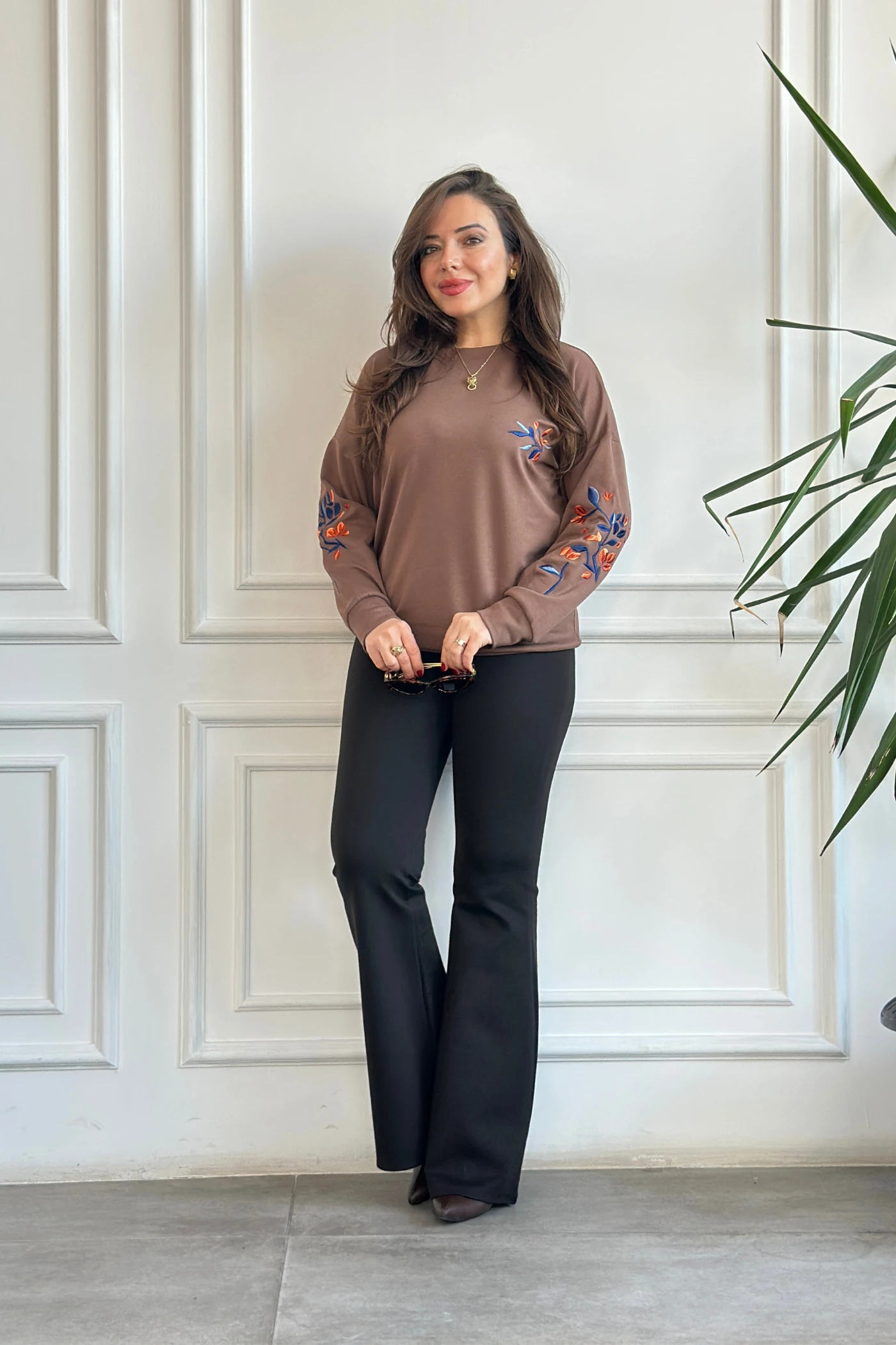 Önü Ve Kolları Nakış İşlemeli Sweat  - CAMEL