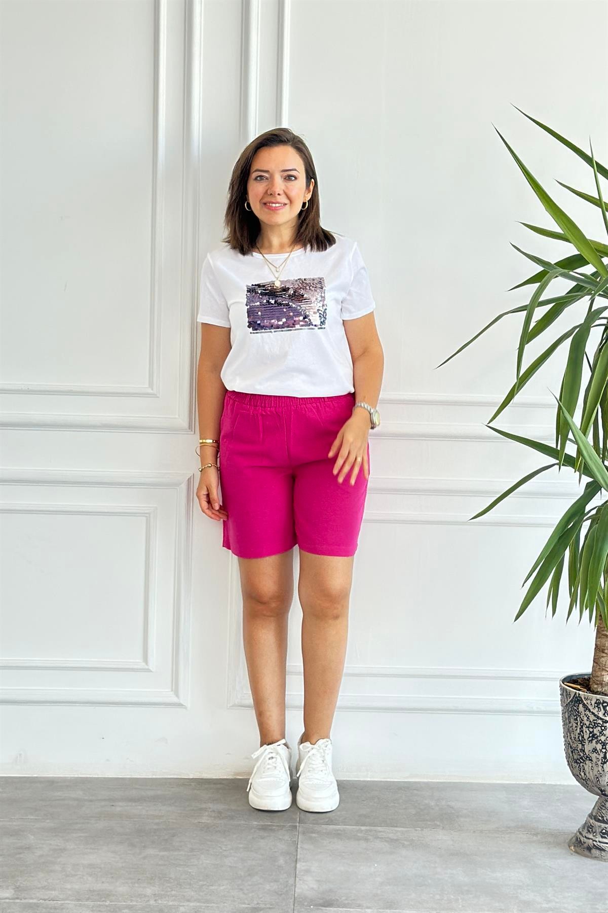 Önü Pul Baskılı T-Shirt